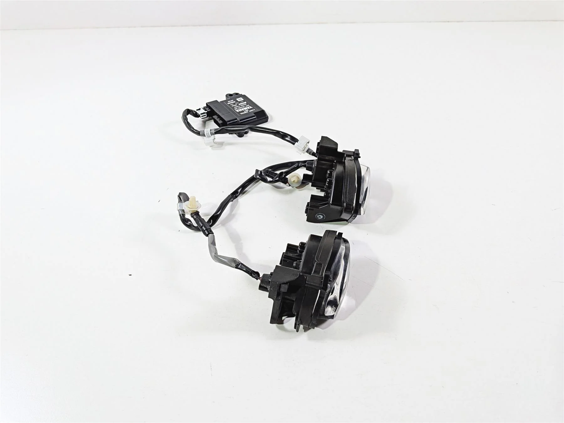 2024 Yamaha YZF R1 RN65 Headlight Head Lamp Lens & Module Set B3L-84300-00-00 - Image 3