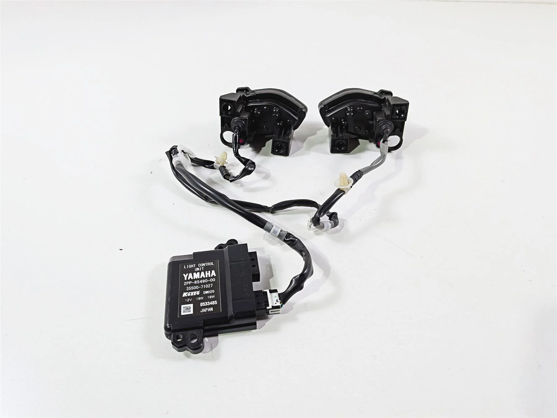 2024 Yamaha YZF R1 RN65 Headlight Head Lamp Lens & Module Set B3L-84300-00-00 - Image 4