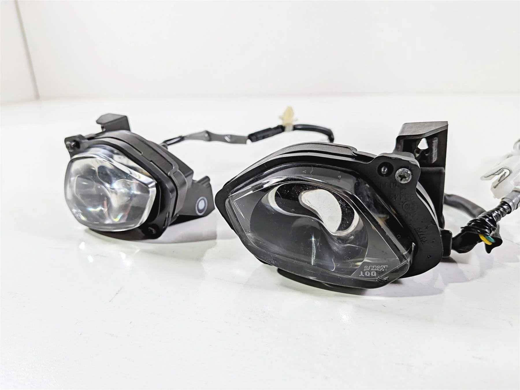 2024 Yamaha YZF R1 RN65 Headlight Head Lamp Lens & Module Set B3L-84300-00-00 - Image 7