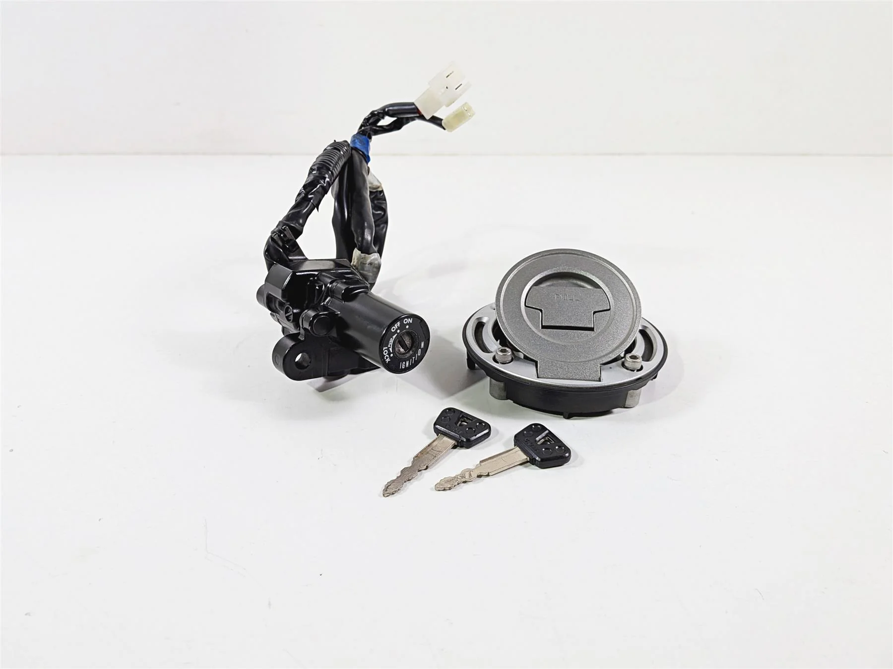 2024 Yamaha YZF R1 RN65 Ignition Switch Key Lock Set B3L-82501-11-00 - Image 2