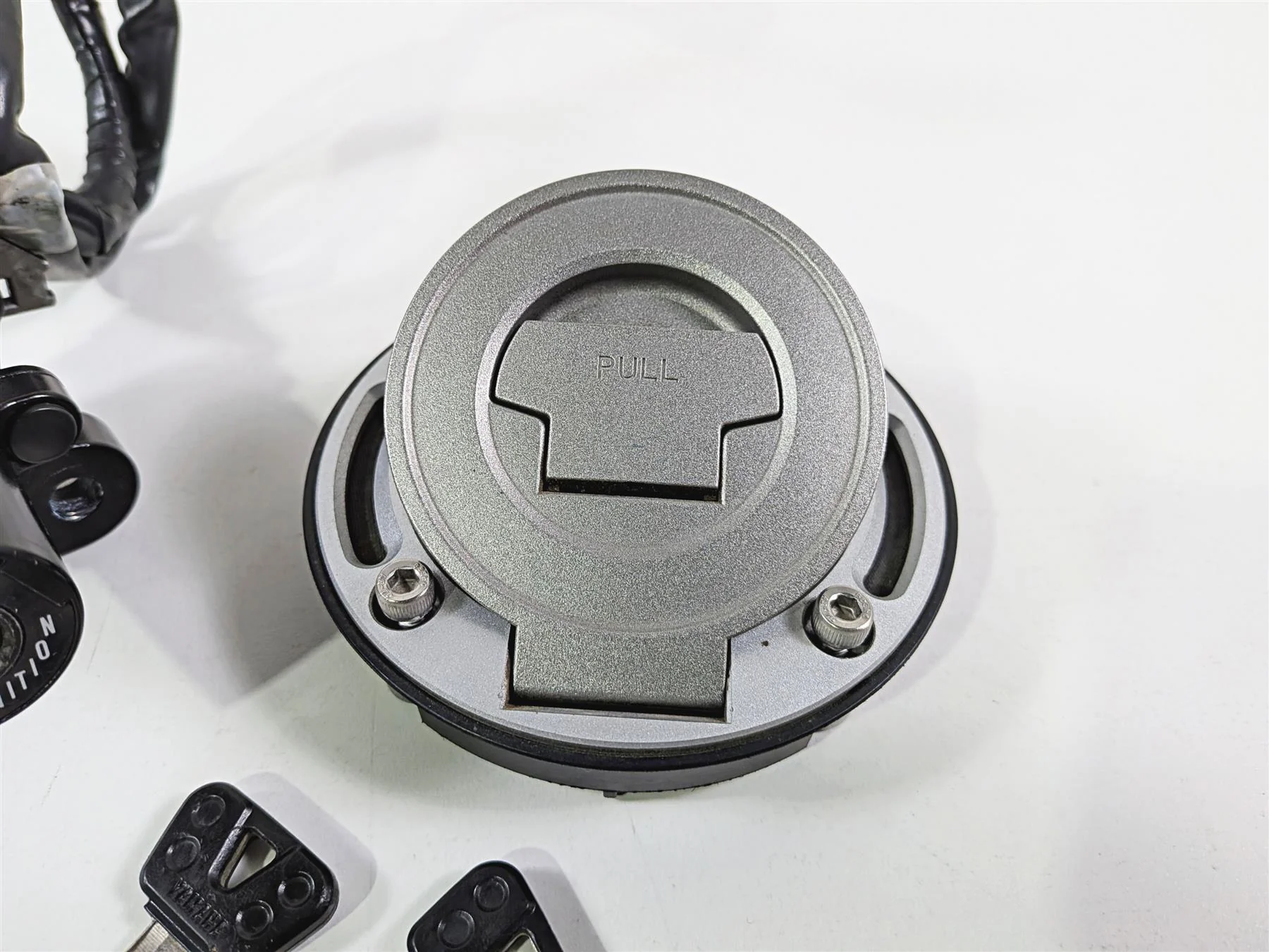 2024 Yamaha YZF R1 RN65 Ignition Switch Key Lock Set B3L-82501-11-00 - Image 3