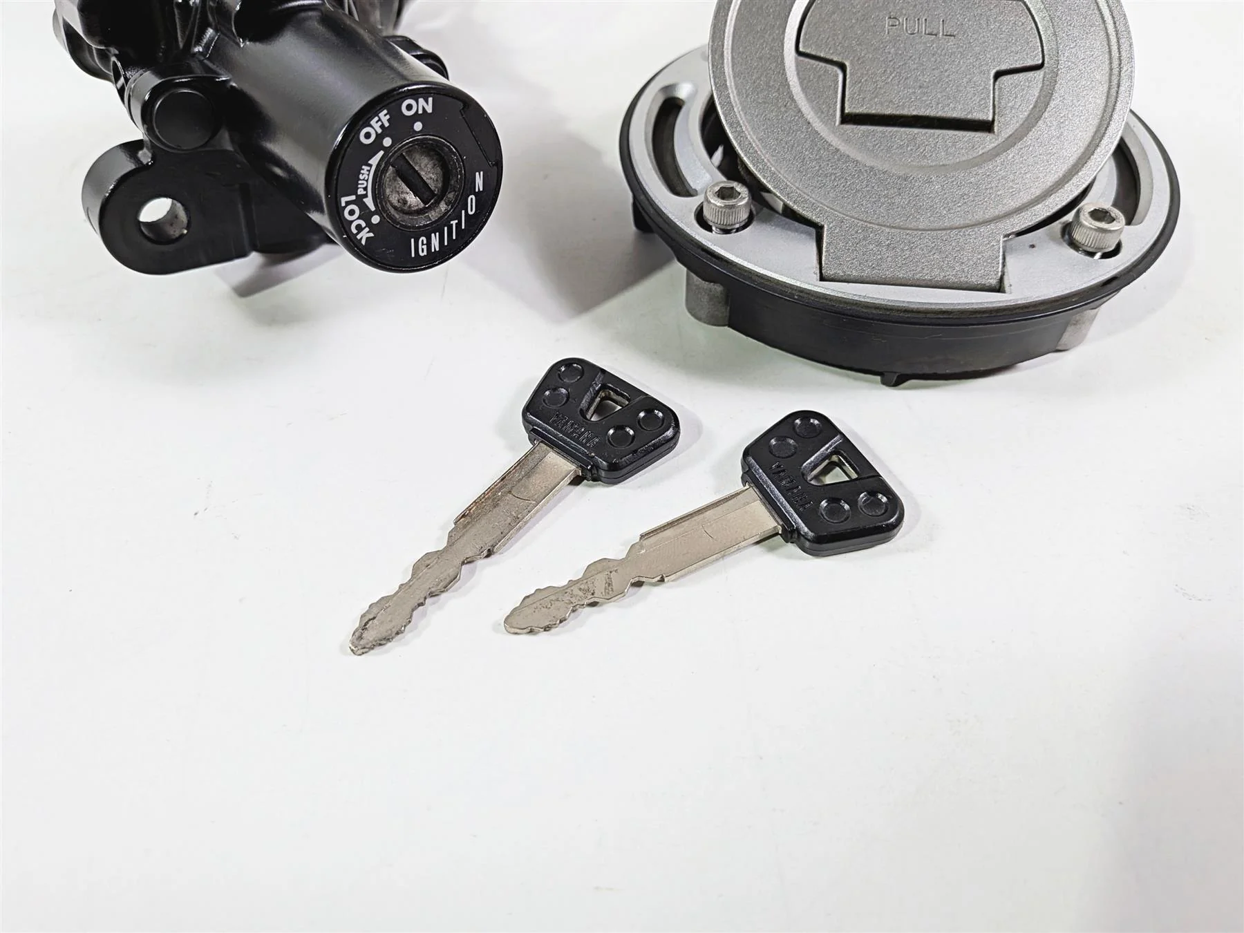 2024 Yamaha YZF R1 RN65 Ignition Switch Key Lock Set B3L-82501-11-00 - Image 4