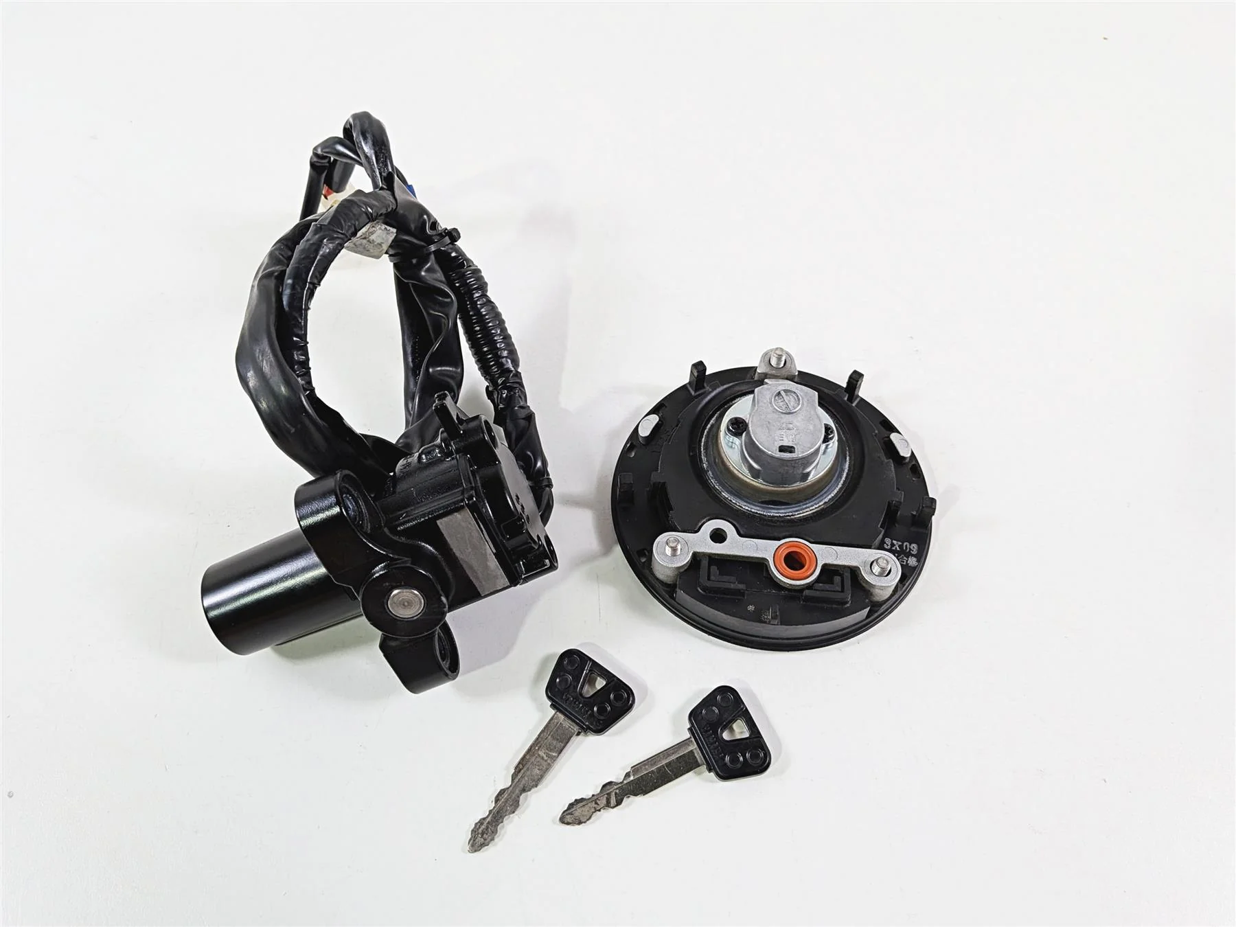 2024 Yamaha YZF R1 RN65 Ignition Switch Key Lock Set B3L-82501-11-00 - Image 6