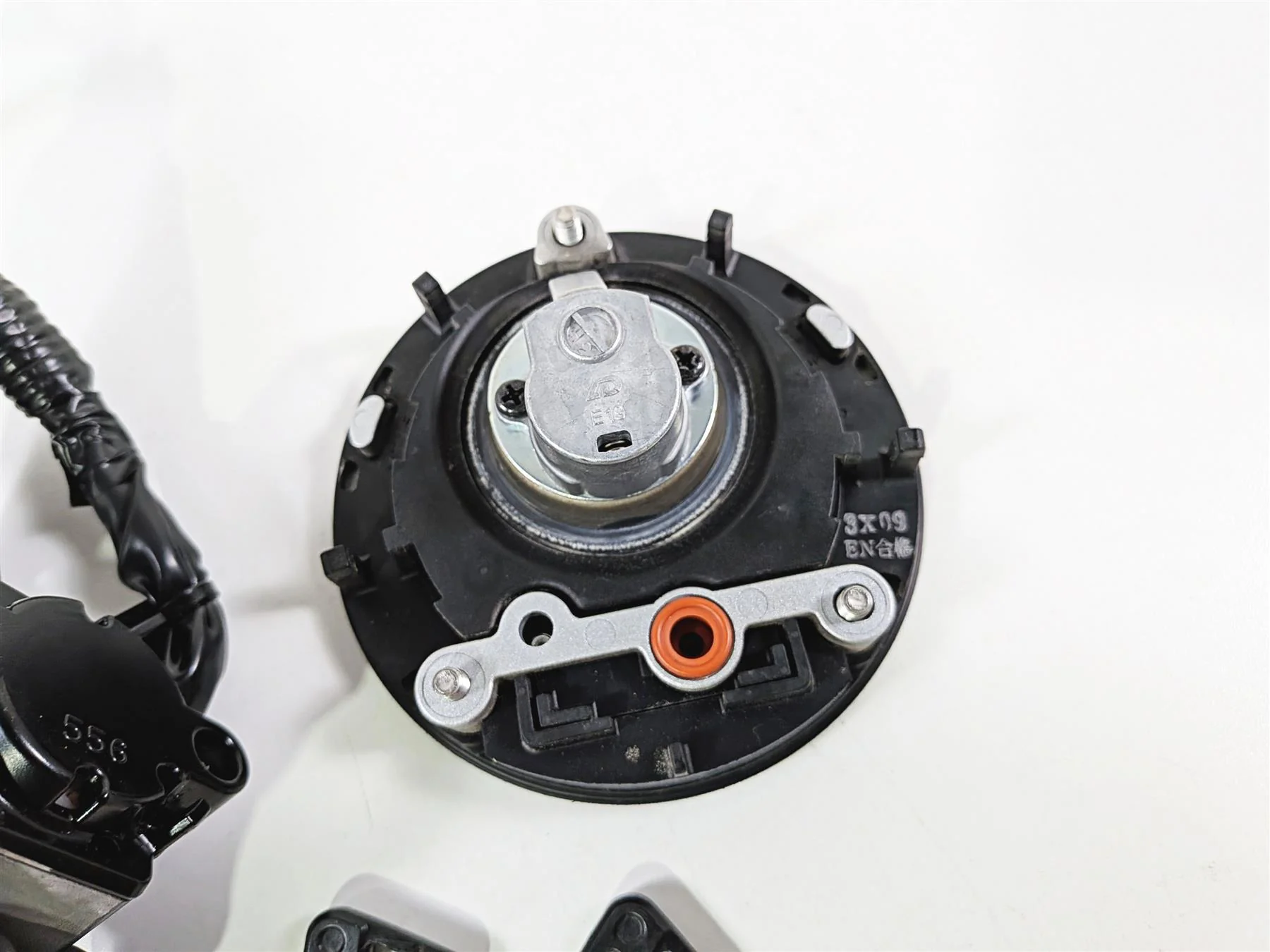 2024 Yamaha YZF R1 RN65 Ignition Switch Key Lock Set B3L-82501-11-00 - Image 8