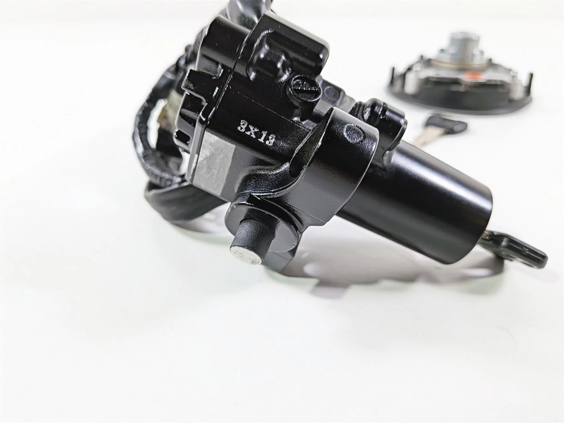 2024 Yamaha YZF R1 RN65 Ignition Switch Key Lock Set B3L-82501-11-00 - Image 9
