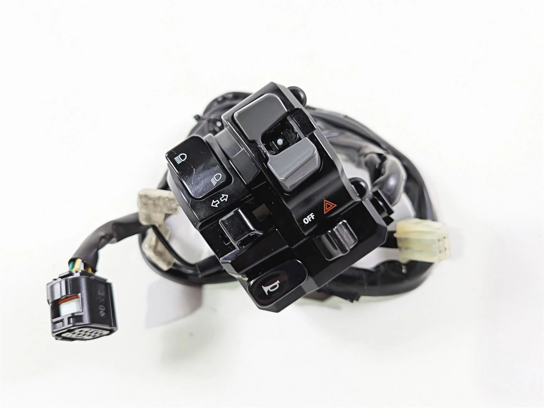2024 Yamaha YZF R1 RN65 Left Hand Control Switch - Read B3L-83969-01-00 - Image 12