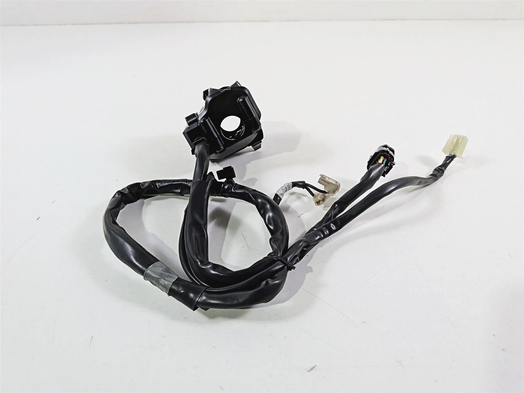 2024 Yamaha YZF R1 RN65 Left Hand Control Switch - Read B3L-83969-01-00 - Image 4