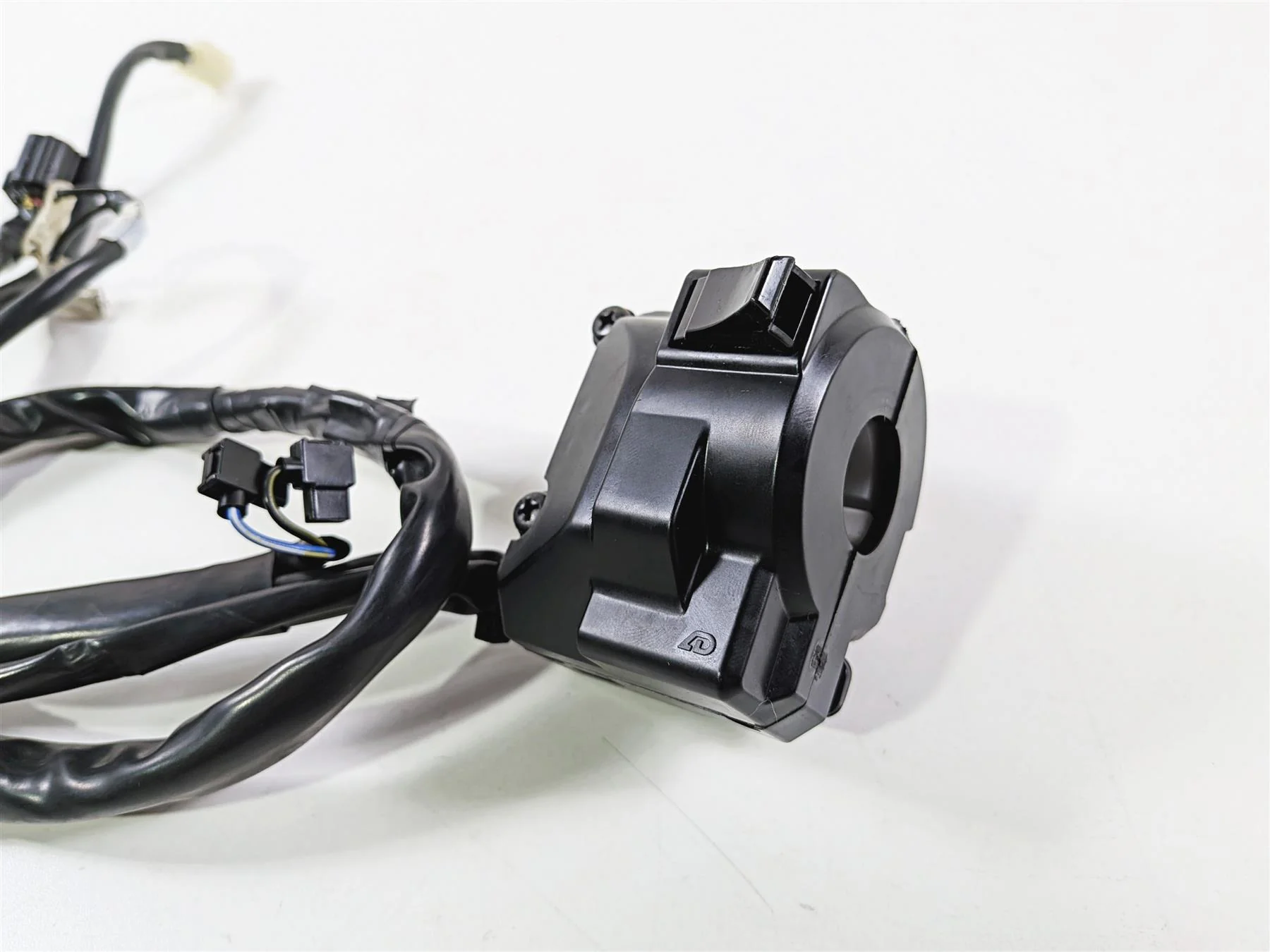 2024 Yamaha YZF R1 RN65 Left Hand Control Switch - Read B3L-83969-01-00 - Image 7