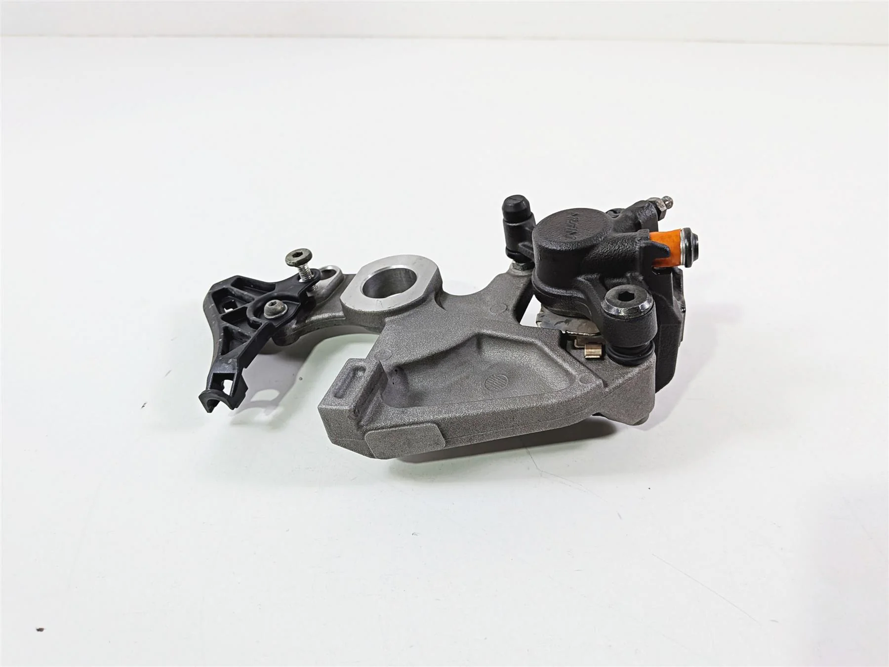 2024 Yamaha YZF R1 RN65 Nissin Rear Brake Caliper & Bracket 2CR-2580W-00-00 - Image 5