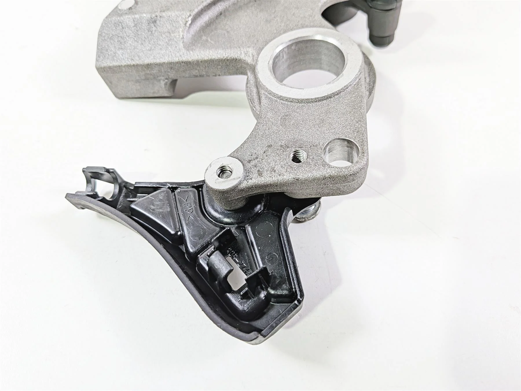 2024 Yamaha YZF R1 RN65 Nissin Rear Brake Caliper & Bracket 2CR-2580W-00-00 - Image 9