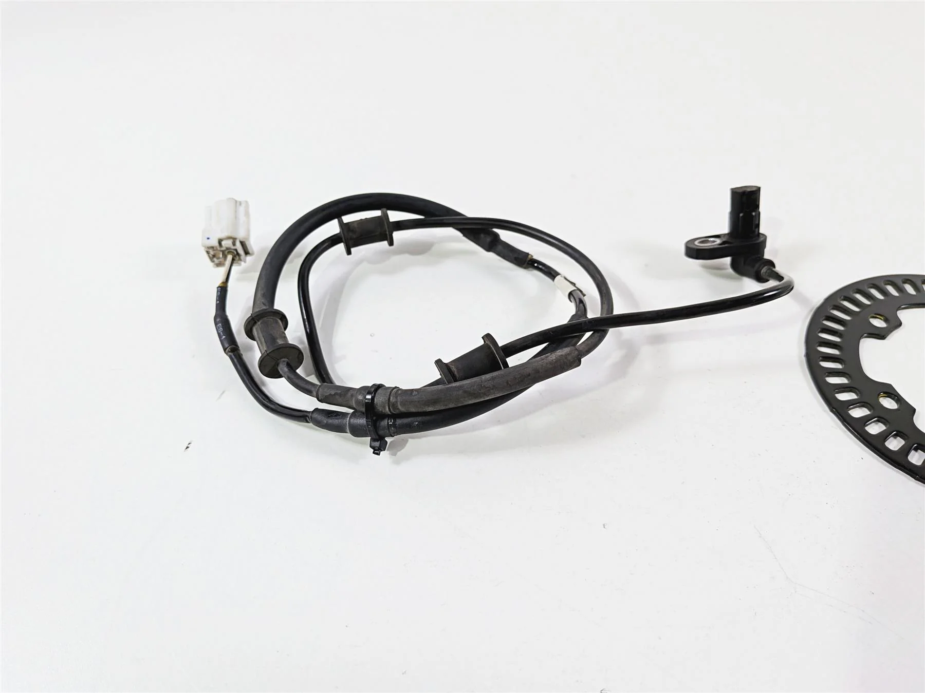 2024 Yamaha YZF R1 RN65 Rear Abs Brake Wheel Speed Sensor - Read 2CR-85980-01-00 - Image 3