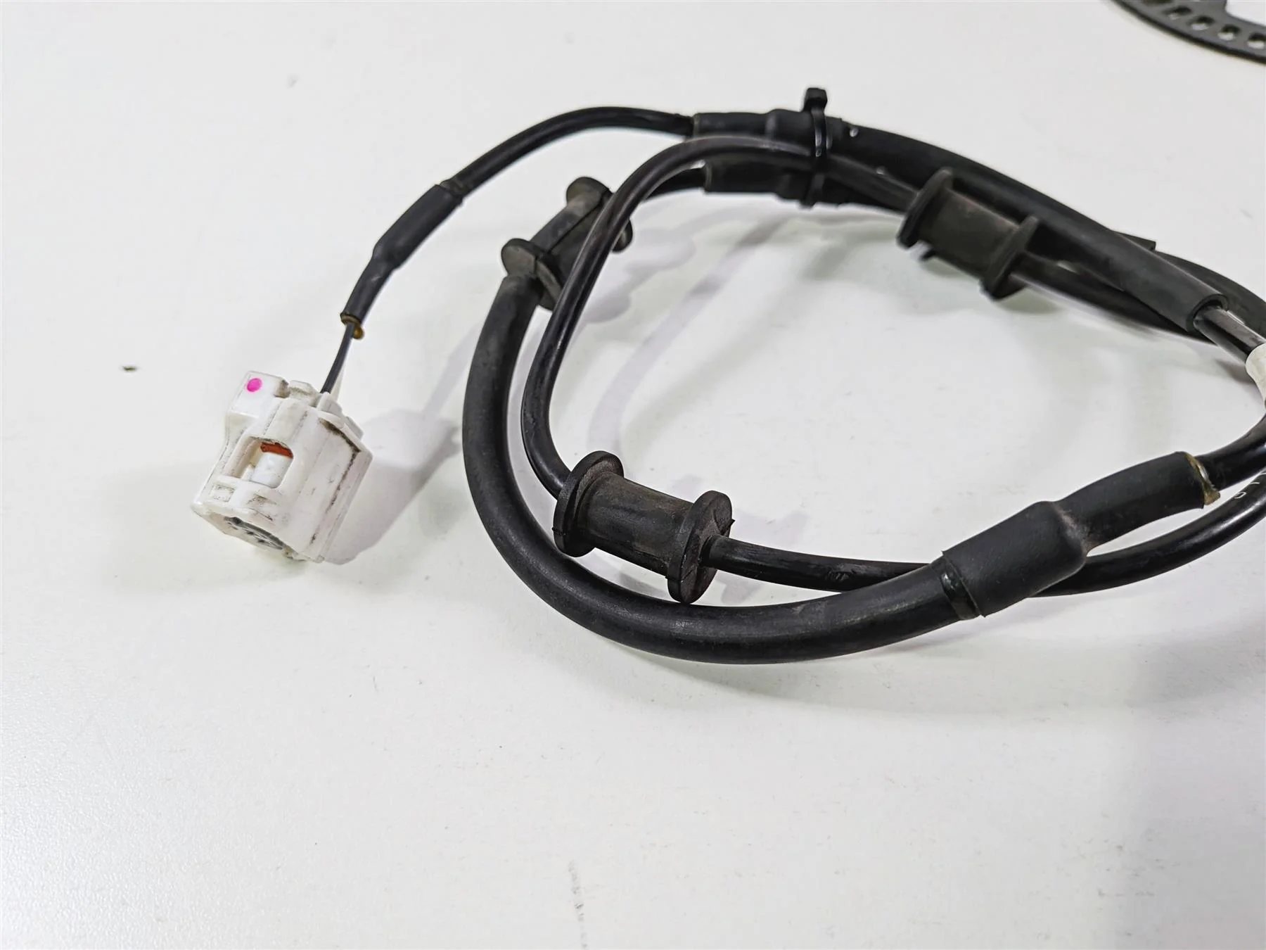 2024 Yamaha YZF R1 RN65 Rear Abs Brake Wheel Speed Sensor - Read 2CR-85980-01-00 - Image 8