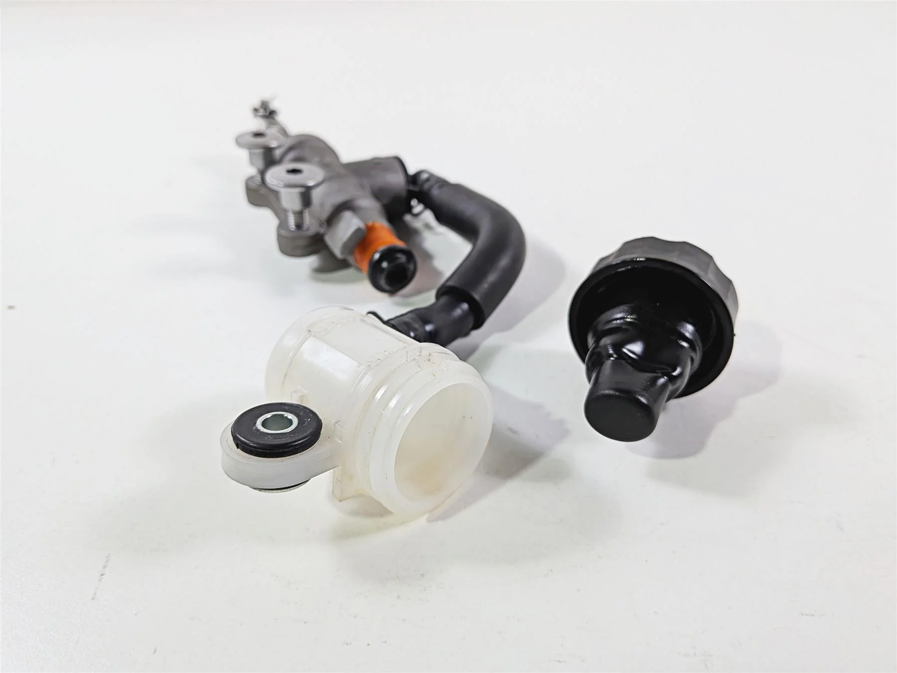 2024 Yamaha YZF R1 RN65 Rear Nissin Brake Master Cylinder 1/2" 2CR-2583V-00-00 - Image 8