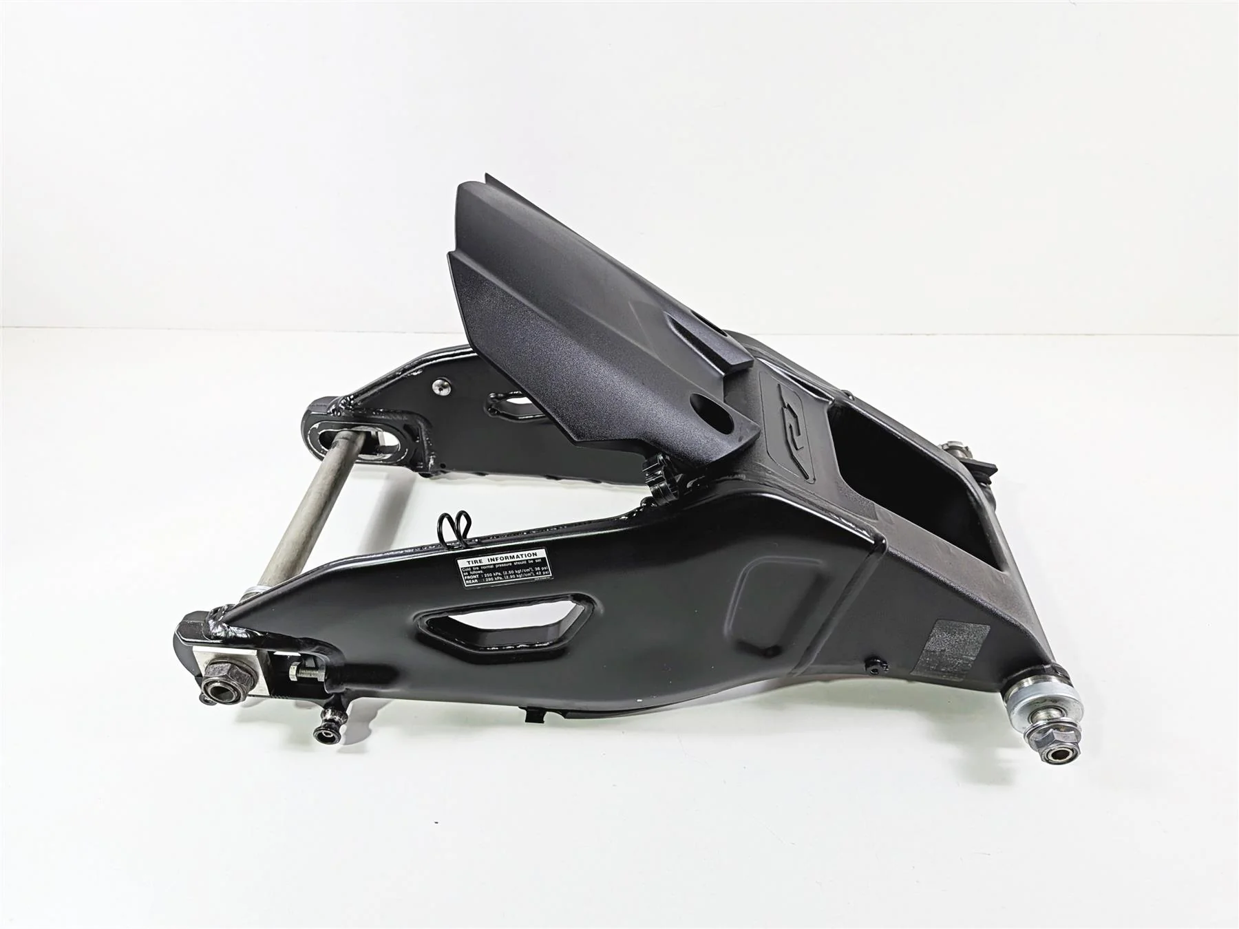 2024 Yamaha YZF R1 RN65 Rear Swing Arm Swingarm Suspension B3L-22110-00-00