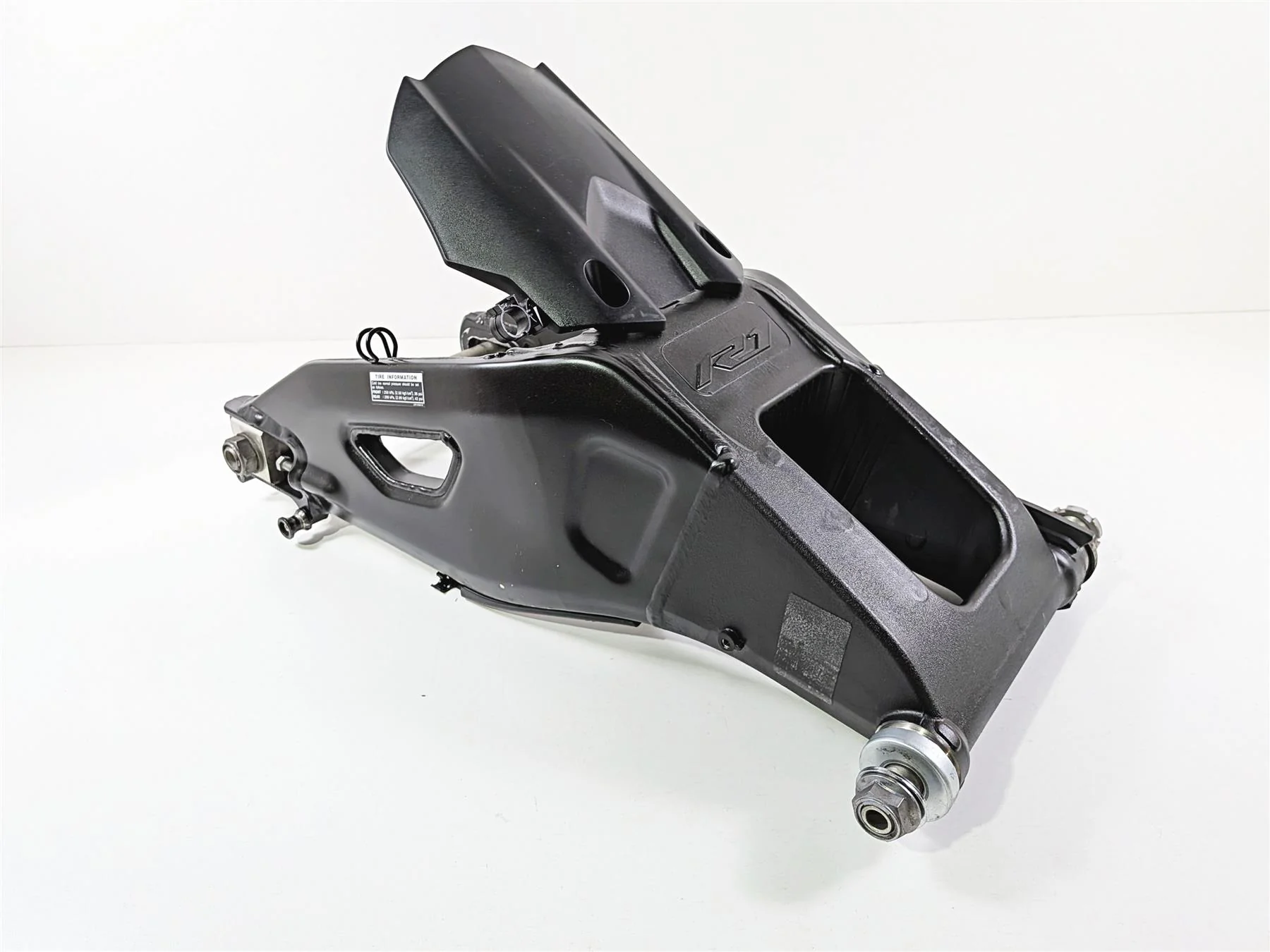 2024 Yamaha YZF R1 RN65 Rear Swing Arm Swingarm Suspension B3L-22110-00-00 - Image 14