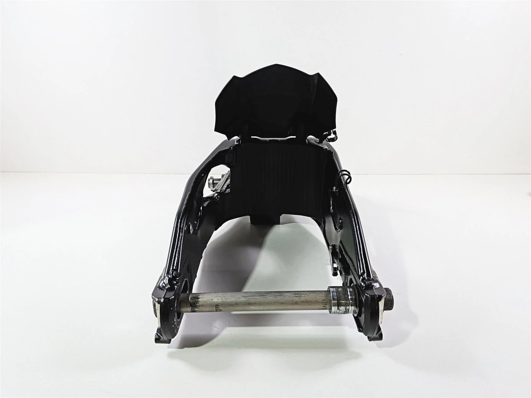 2024 Yamaha YZF R1 RN65 Rear Swing Arm Swingarm Suspension B3L-22110-00-00 - Image 3