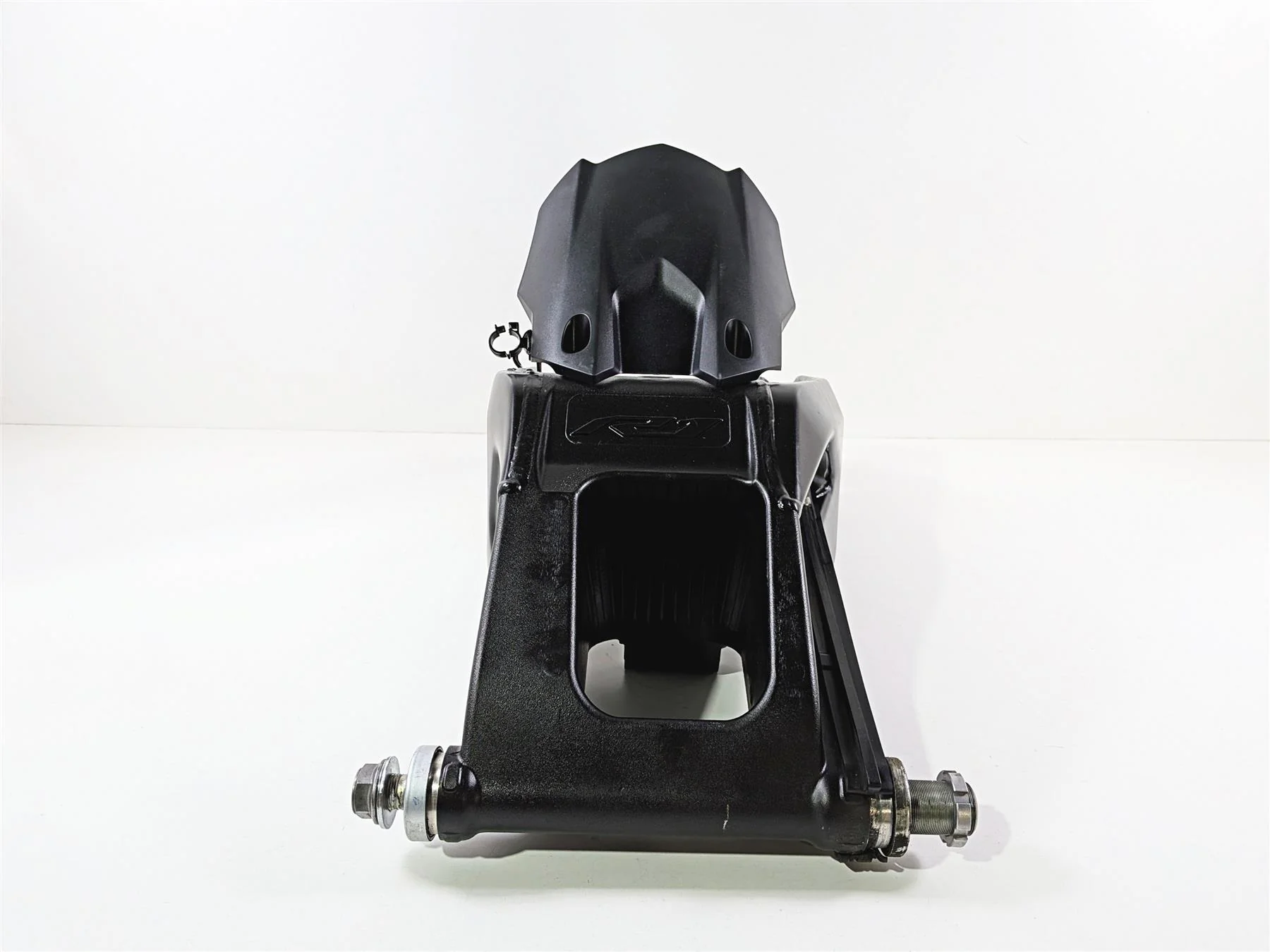 2024 Yamaha YZF R1 RN65 Rear Swing Arm Swingarm Suspension B3L-22110-00-00 - Image 5