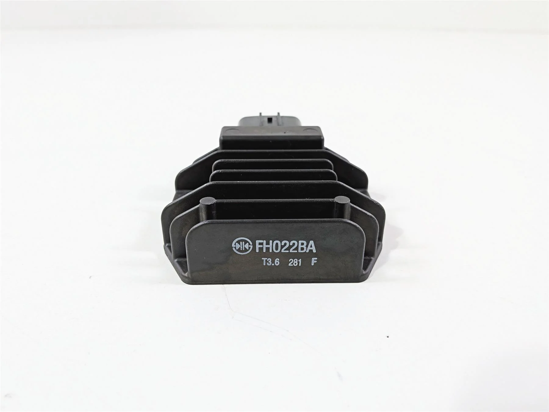 2024 Yamaha YZF R1 RN65 Rectifier Voltage Regulator FH022BA 2CR-81960-00-00 - Image 2