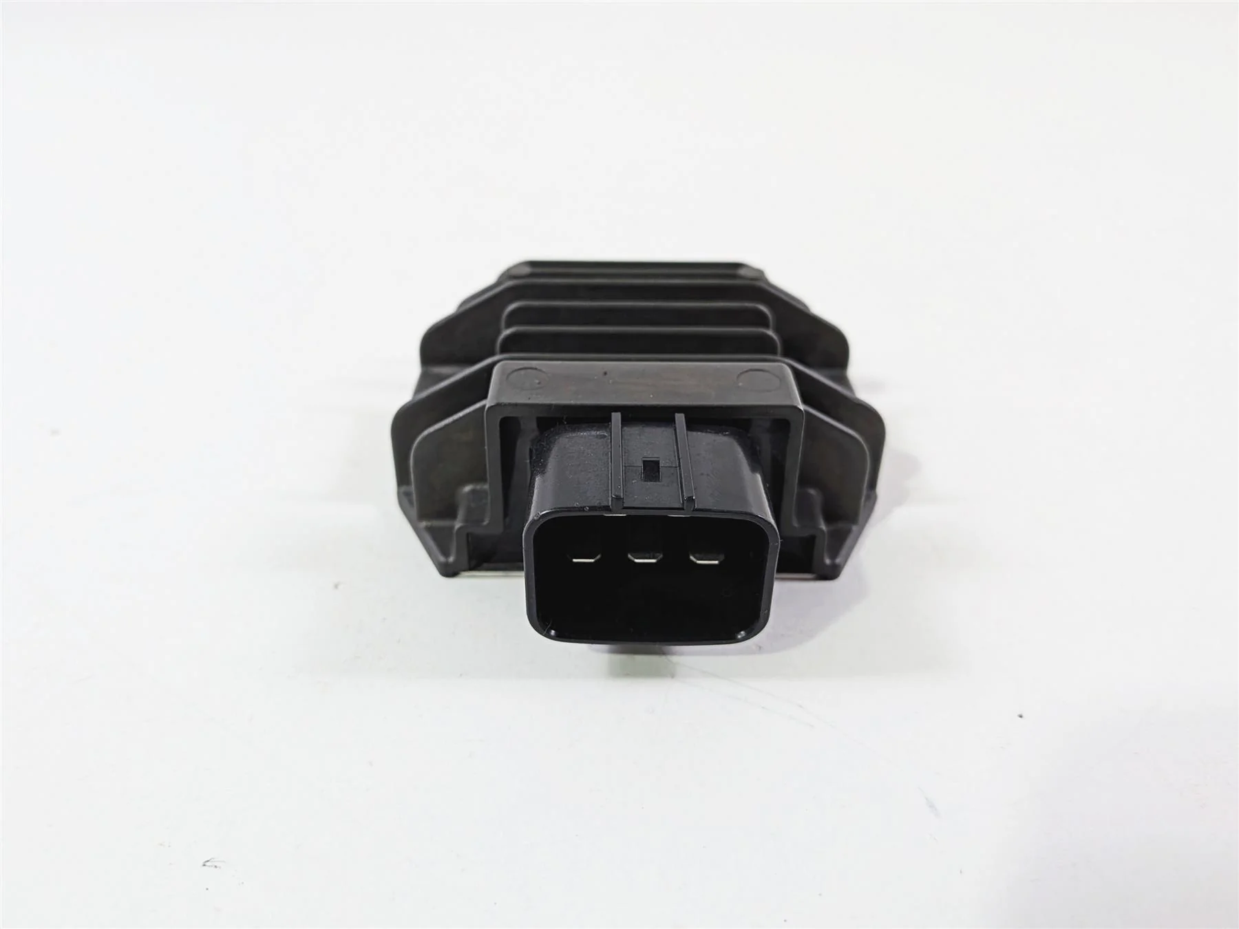 2024 Yamaha YZF R1 RN65 Rectifier Voltage Regulator FH022BA 2CR-81960-00-00 - Image 4