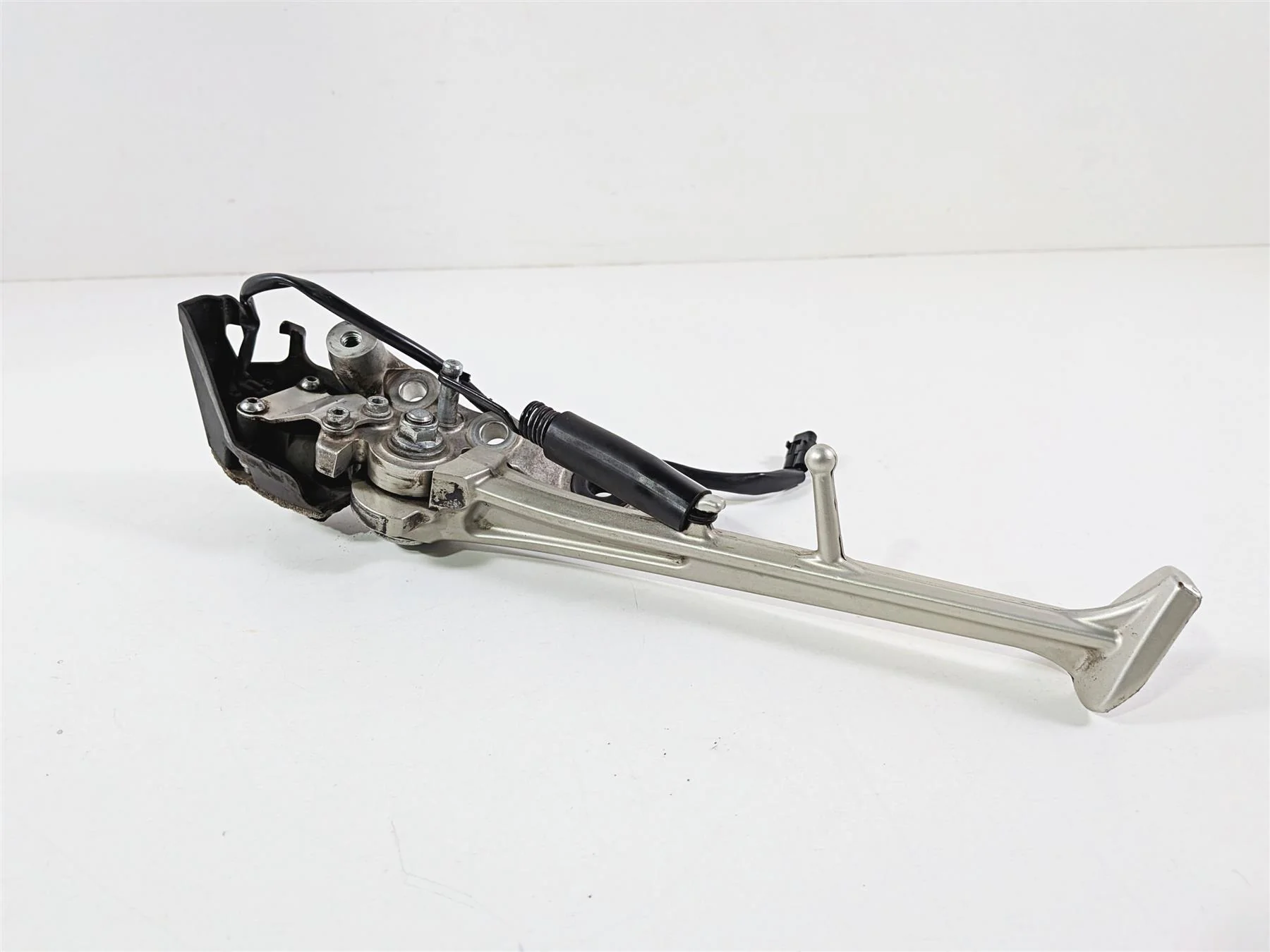 2024 Yamaha YZF R1 RN65 Side Kickstand Kick Stand + Switch 2CR-27311-00-00 - Image 2