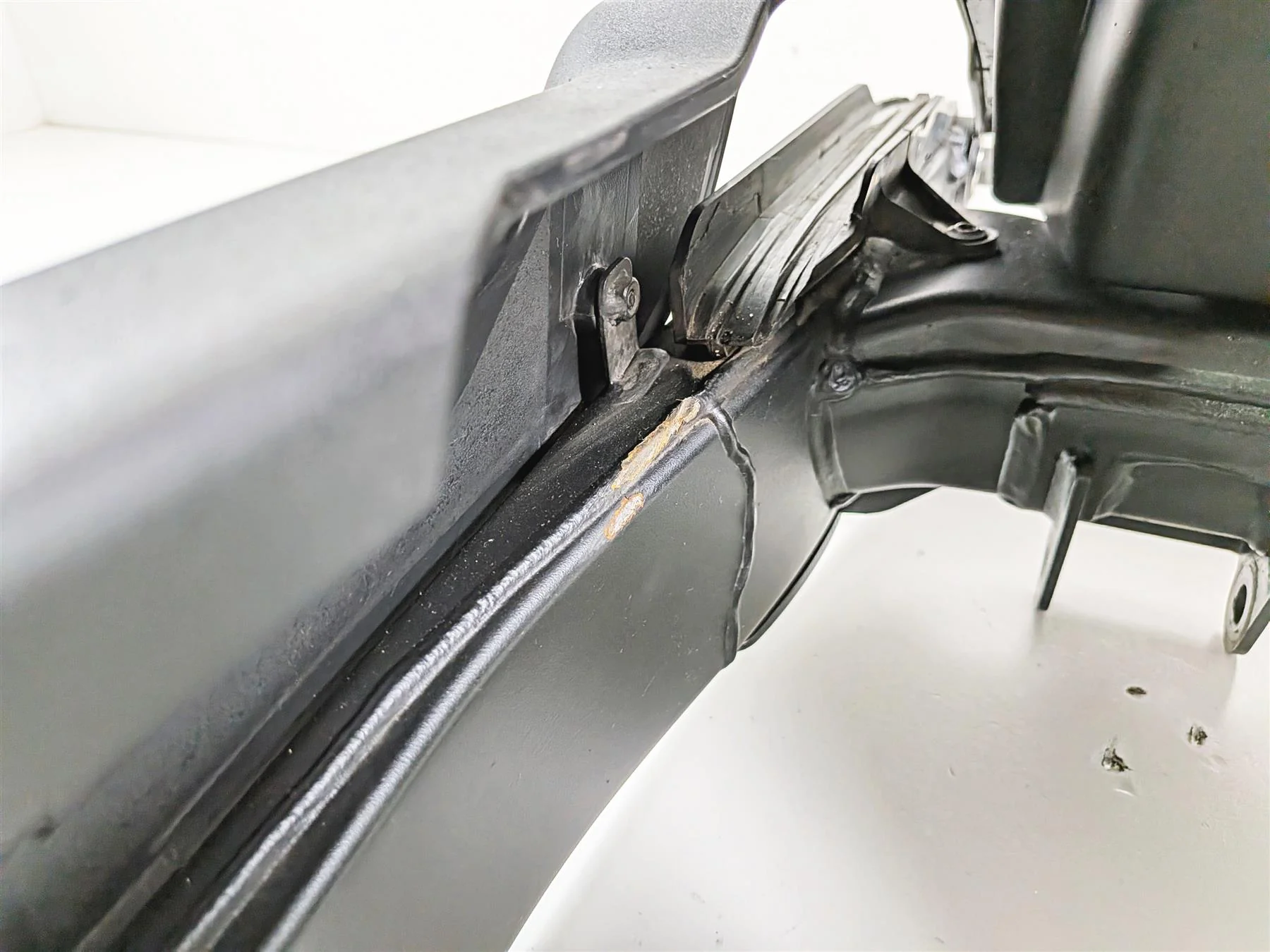 2025 CFMoto 450 SS Rear Swingarm Axle Fender Set 6AQV-060300-1004-0BP00 - Image 8