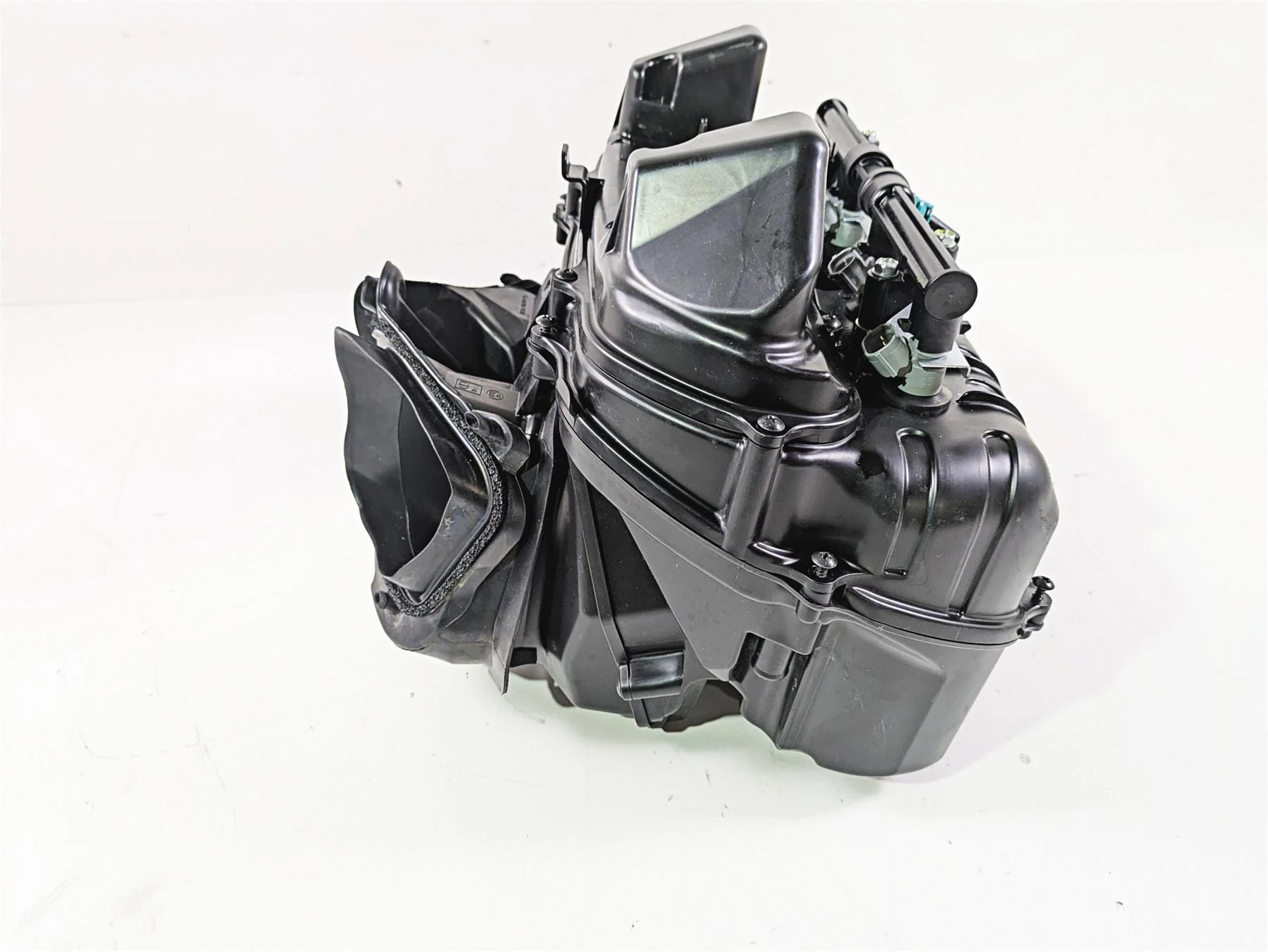 2025 Honda CBR600RR Air Box Cleaner & Upper Injectors  17220-MFJ-D00 - Image 6