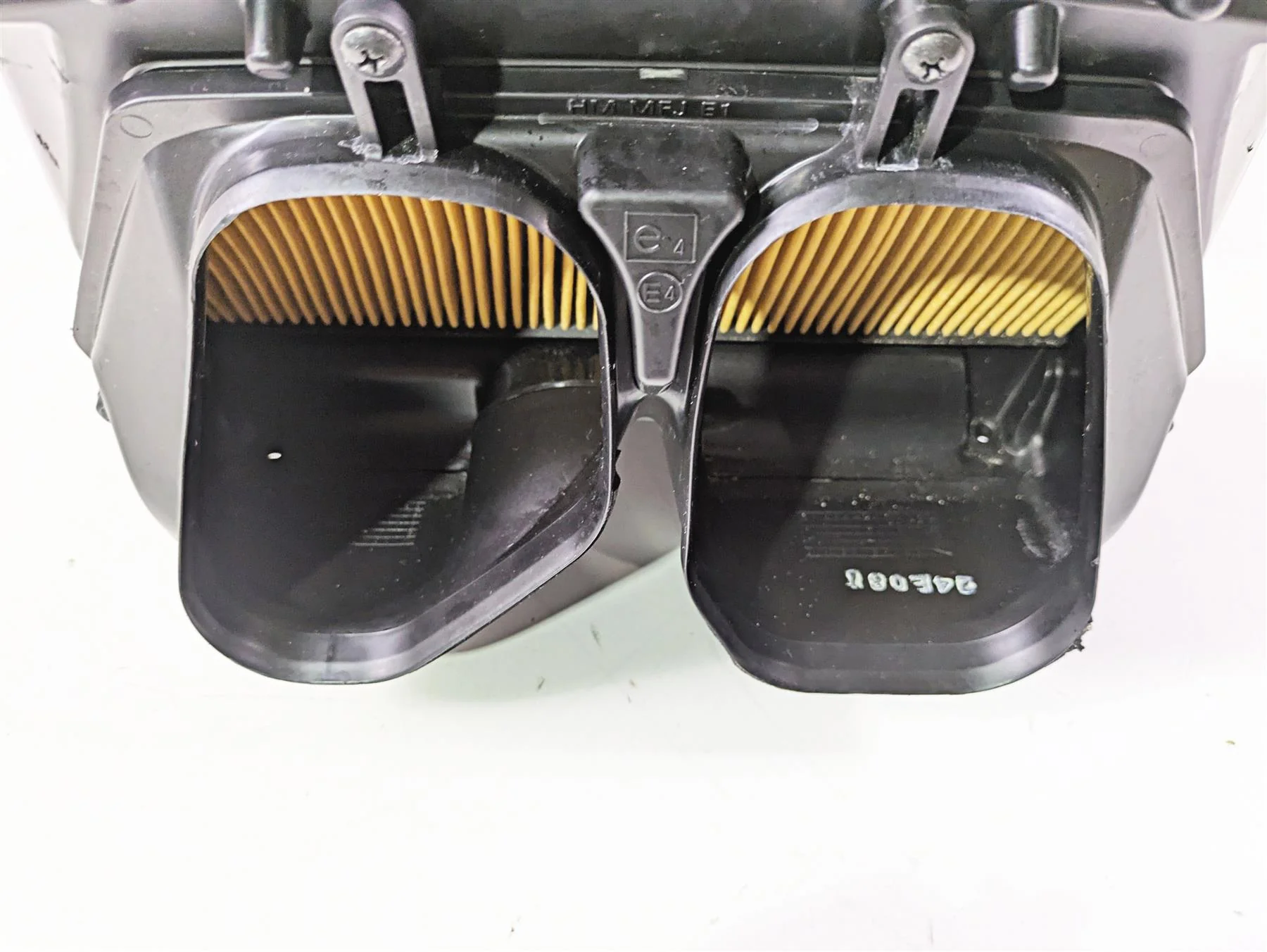 2025 Honda CBR600RR Air Box Cleaner & Upper Injectors  17220-MFJ-D00 - Image 7