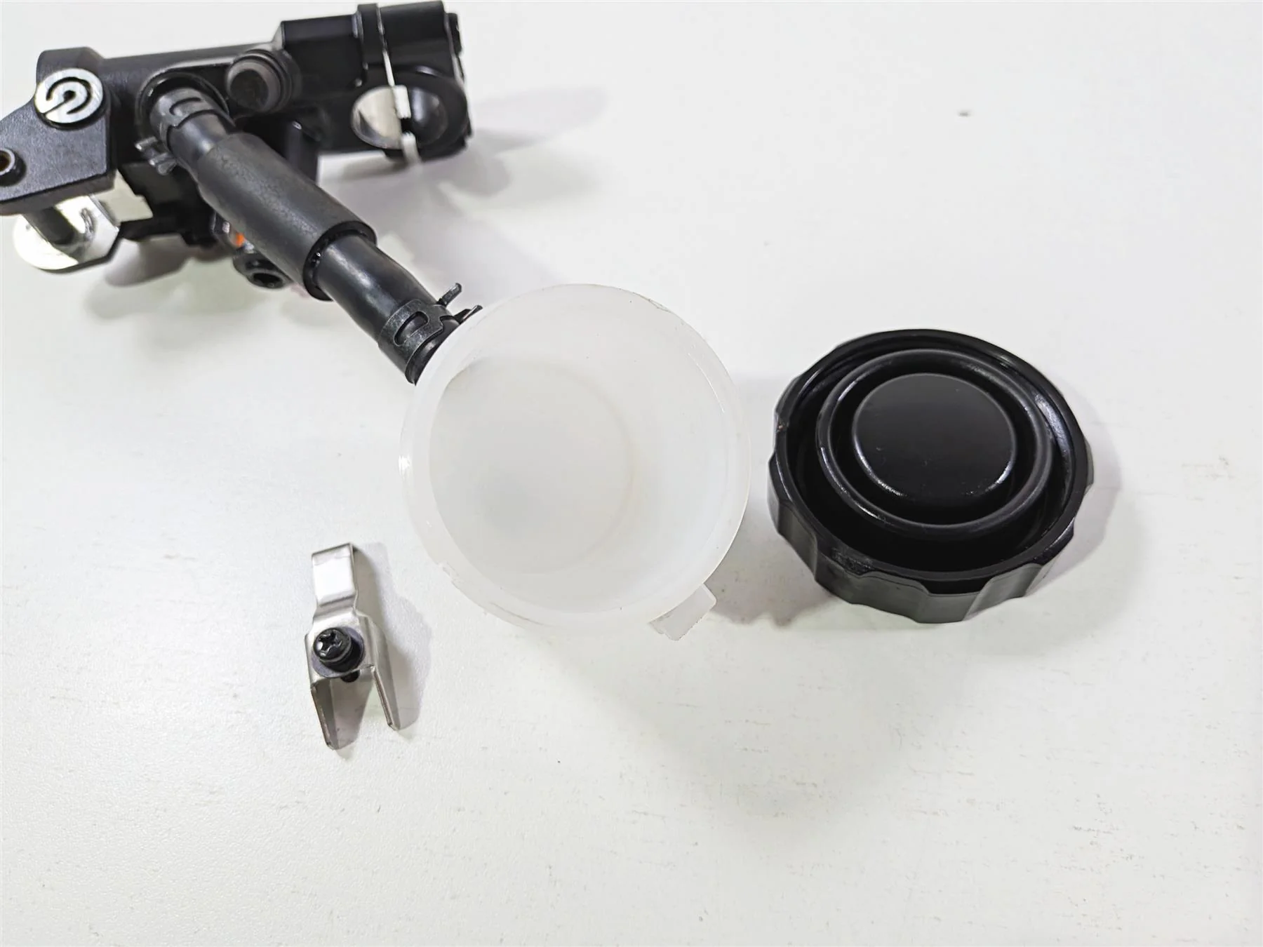 2025 Yamaha YZF R7 Brembo Front Radial Brake Master Cylinder 16mm BEB-2583T-01 - Image 11