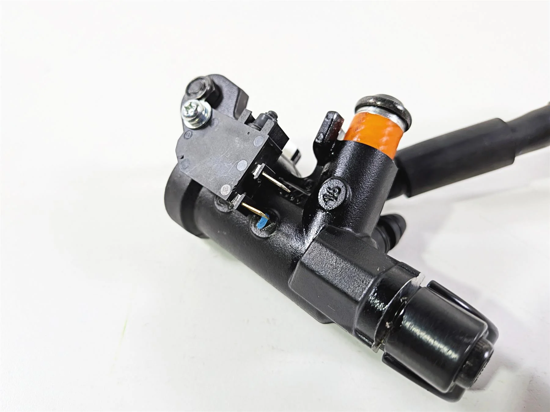 2025 Yamaha YZF R7 Brembo Front Radial Brake Master Cylinder 16mm BEB-2583T-01 - Image 9