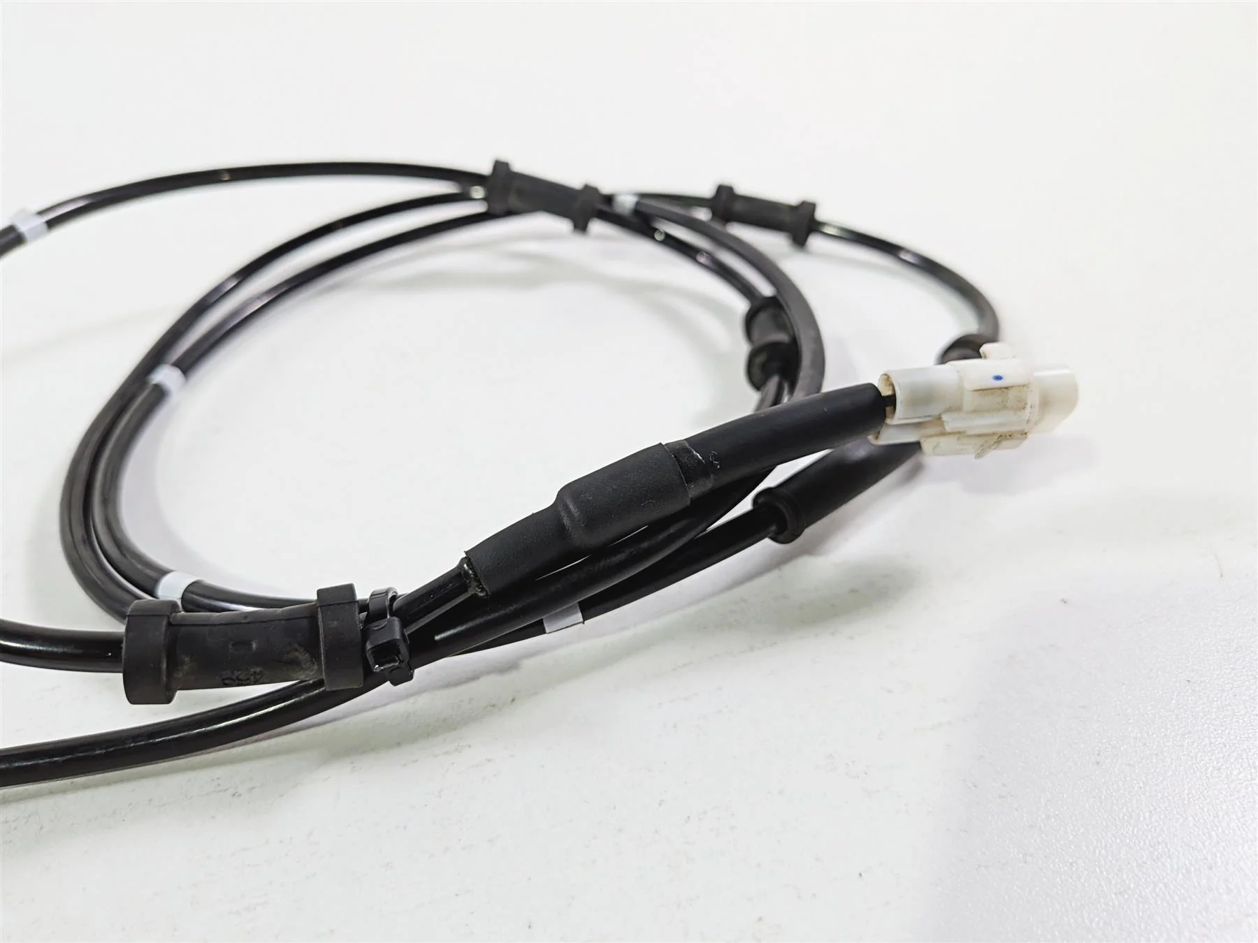 2025 Yamaha YZF R7 Front Abs Brake Wheel Speed Sensor BEB-85970-00-00 - Image 11
