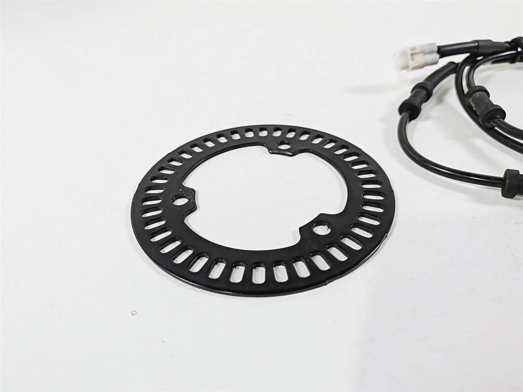 2025 Yamaha YZF R7 Front Abs Brake Wheel Speed Sensor BEB-85970-00-00 - Image 4
