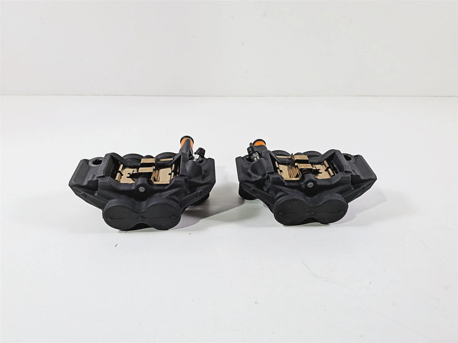 2025 Yamaha YZF R7 Front Brake Caliper & Pad Set 1RC-2580T-00-00 1RC-2580U-00-00 - Image 6