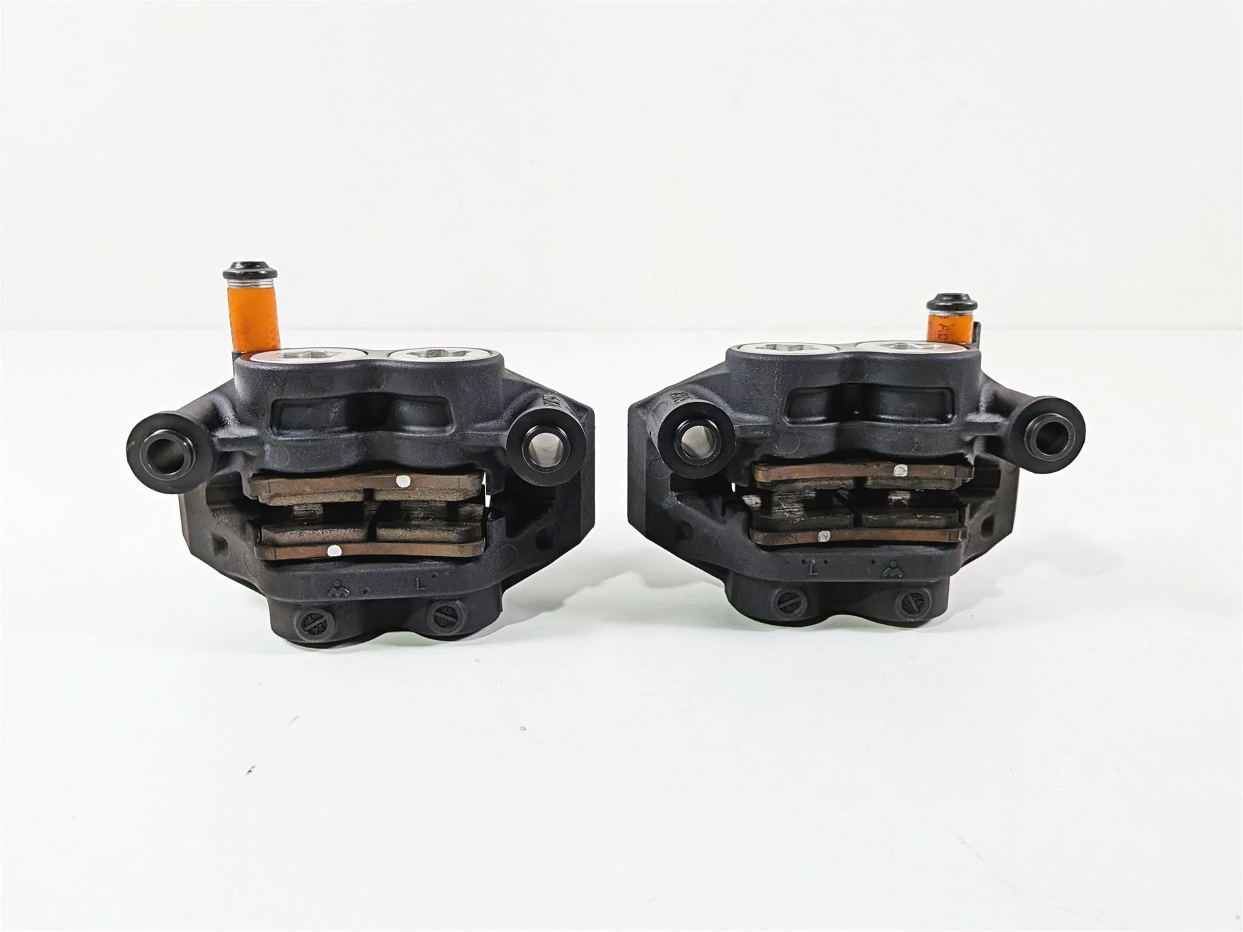2025 Yamaha YZF R7 Front Brake Caliper & Pad Set 1RC-2580T-00-00 1RC-2580U-00-00 - Image 8
