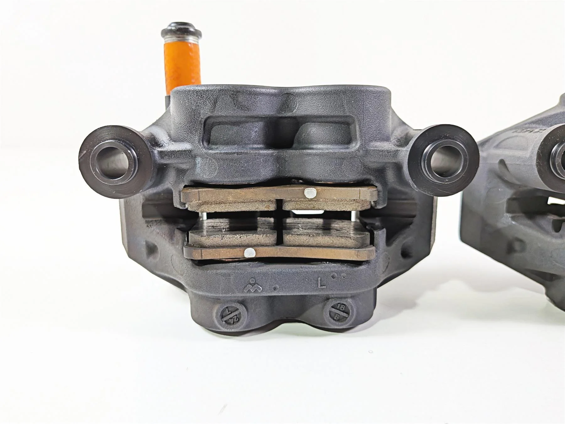 2025 Yamaha YZF R7 Front Brake Caliper & Pad Set 1RC-2580T-00-00 1RC-2580U-00-00 - Image 9