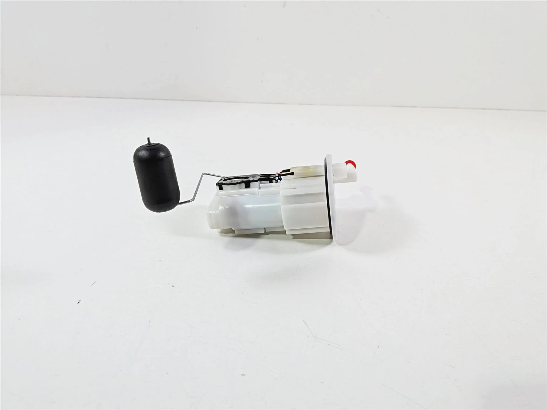2025 Yamaha YZF R7 Fuel Gas Petrol Pump 2K Only - Tested 1WS-13907-10-00 - Image 4
