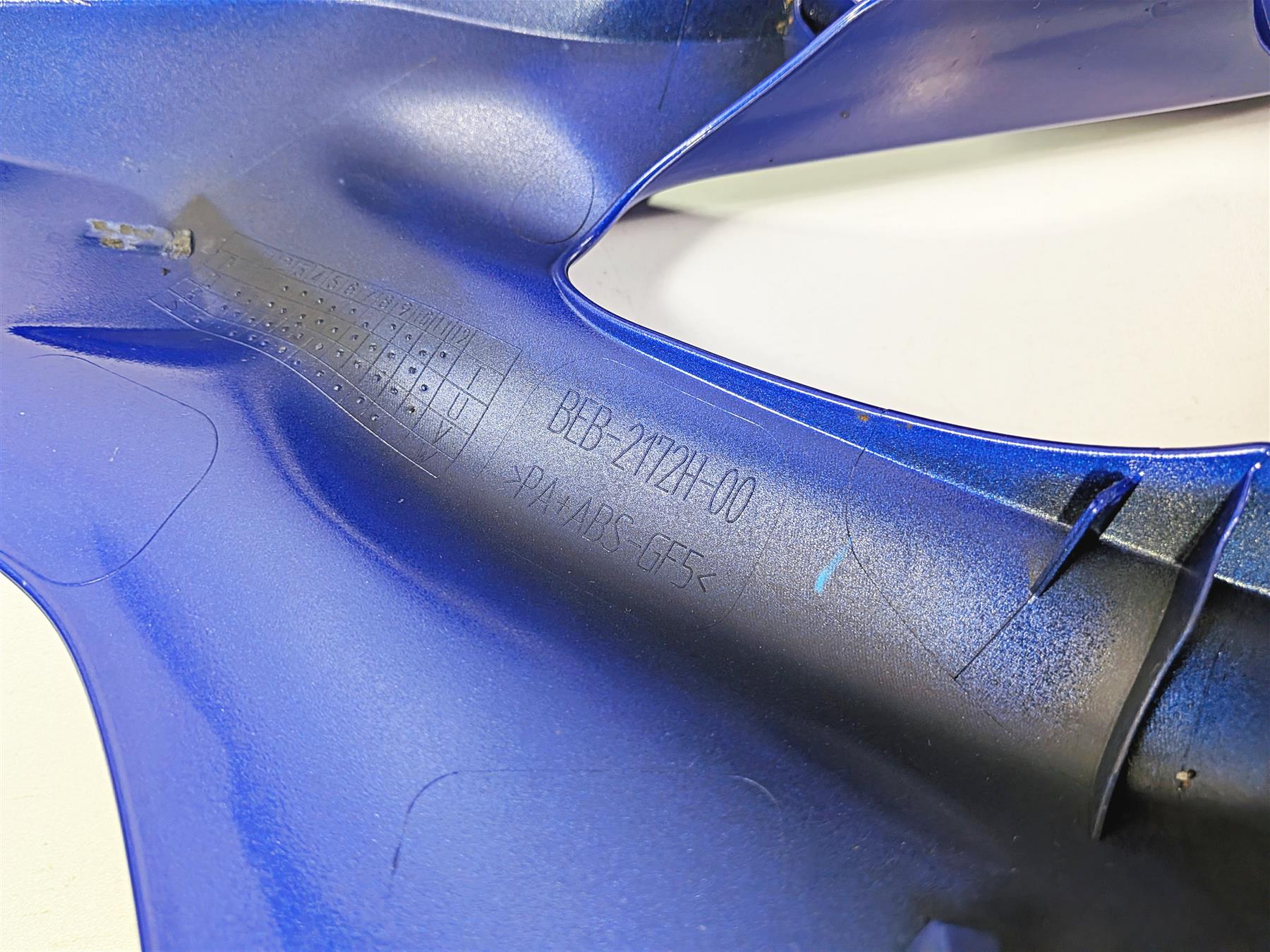 2025 Yamaha YZF R7 Lower Belly Side Cover Fairing Set BEB-2172H-00 BEB-2172G-00 - Image 11