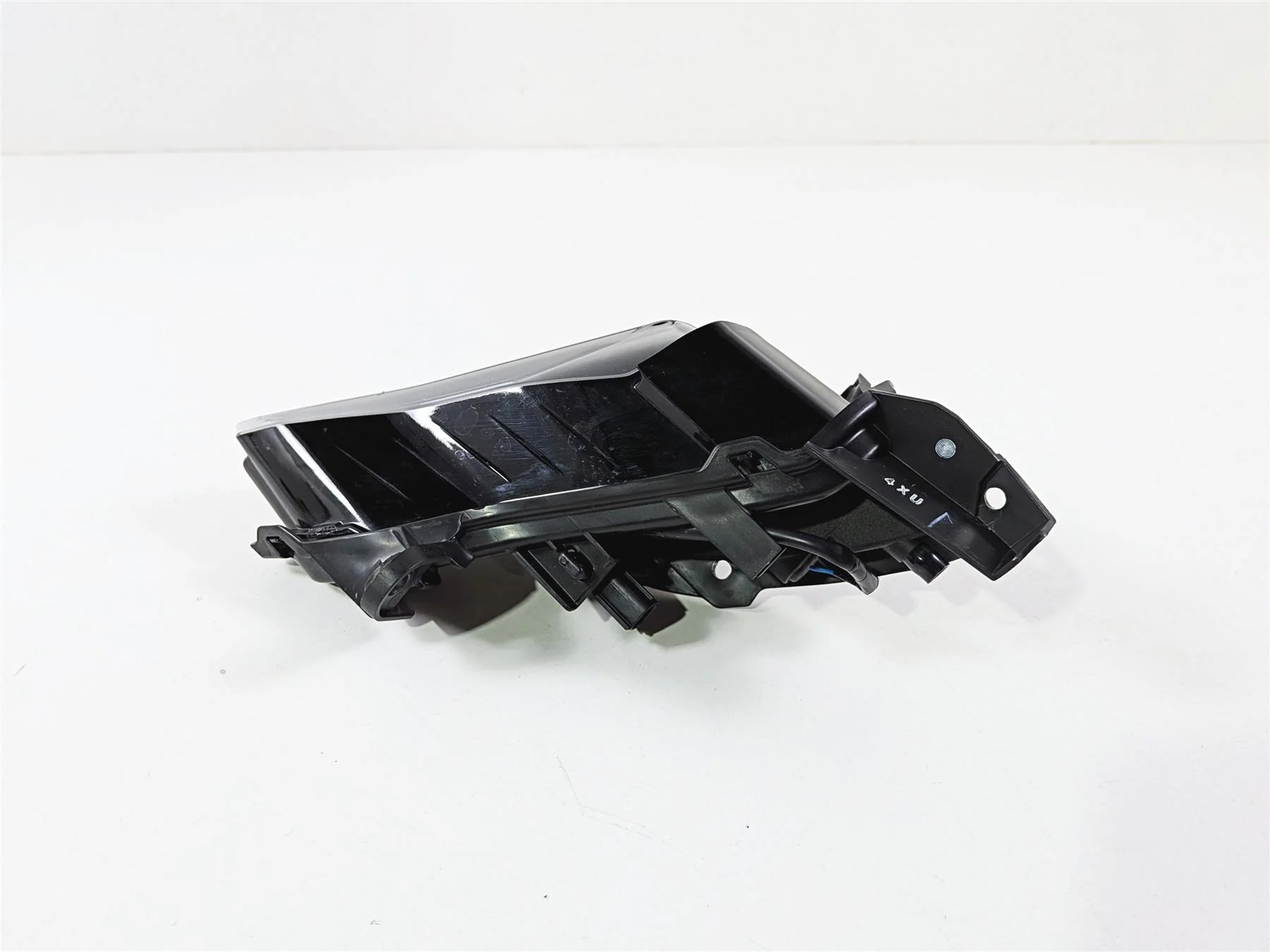 2025 Yamaha YZF R7 Nice Left Pilot Headlight Running Lamp BEB-84301-00-00 - Image 4
