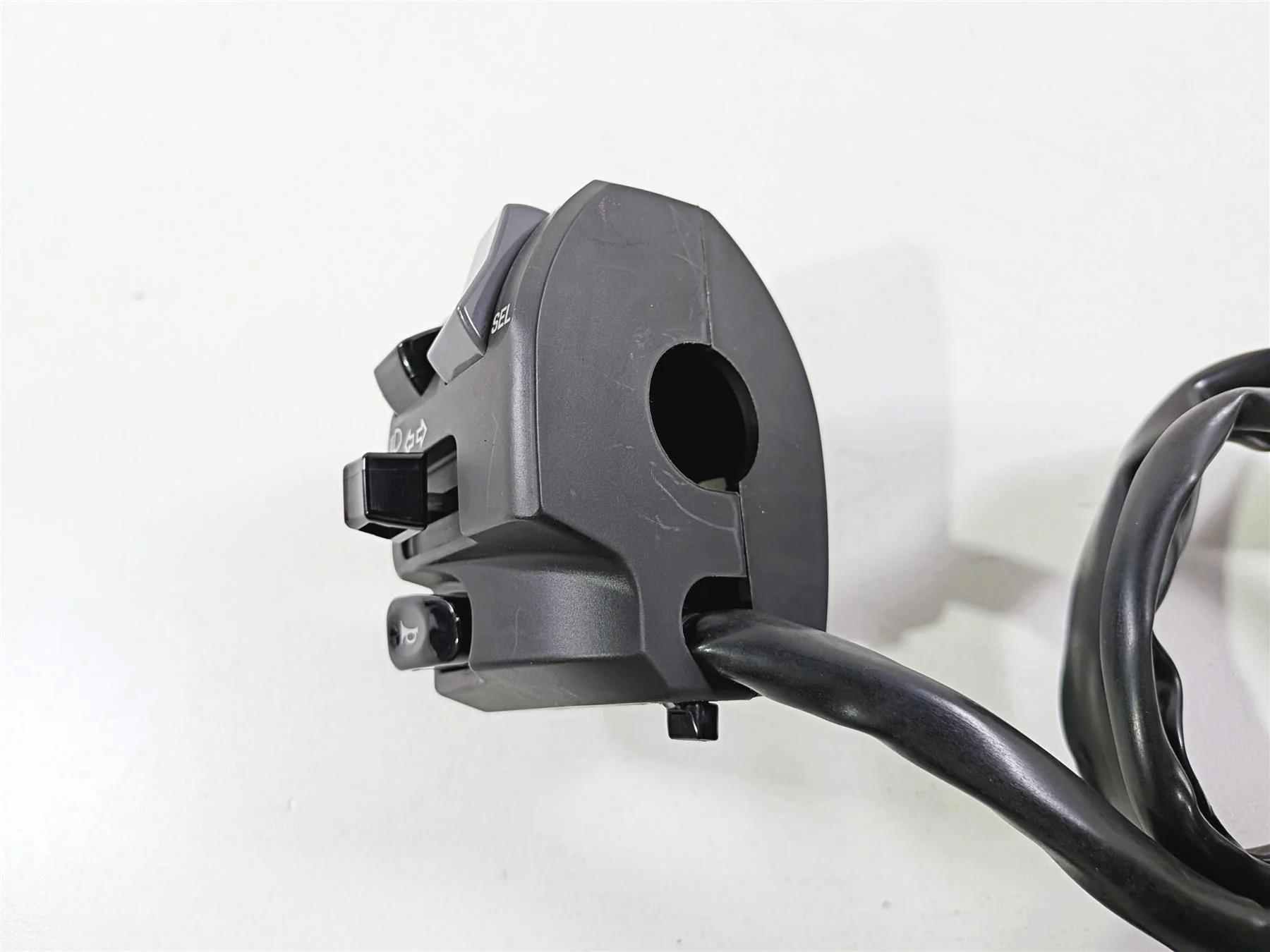 2025 Yamaha YZF R7 Nice Left Side Light Hand Control Switch BEB-83969-00-00 - Image 9
