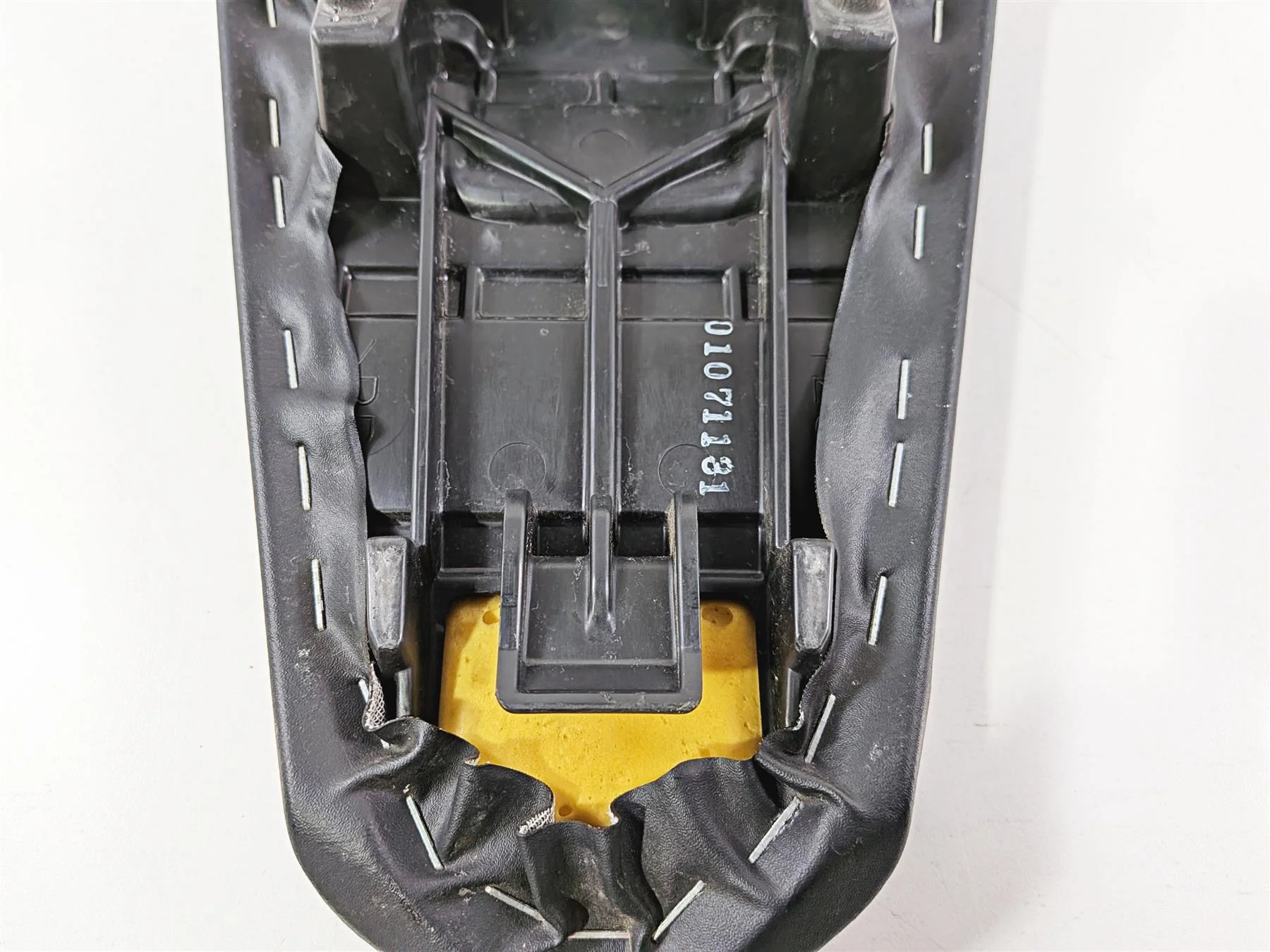 2025 Yamaha YZF R7 Nice Rear Passenger Seat Saddle Pillion BEB-24750-00-00 - Image 11