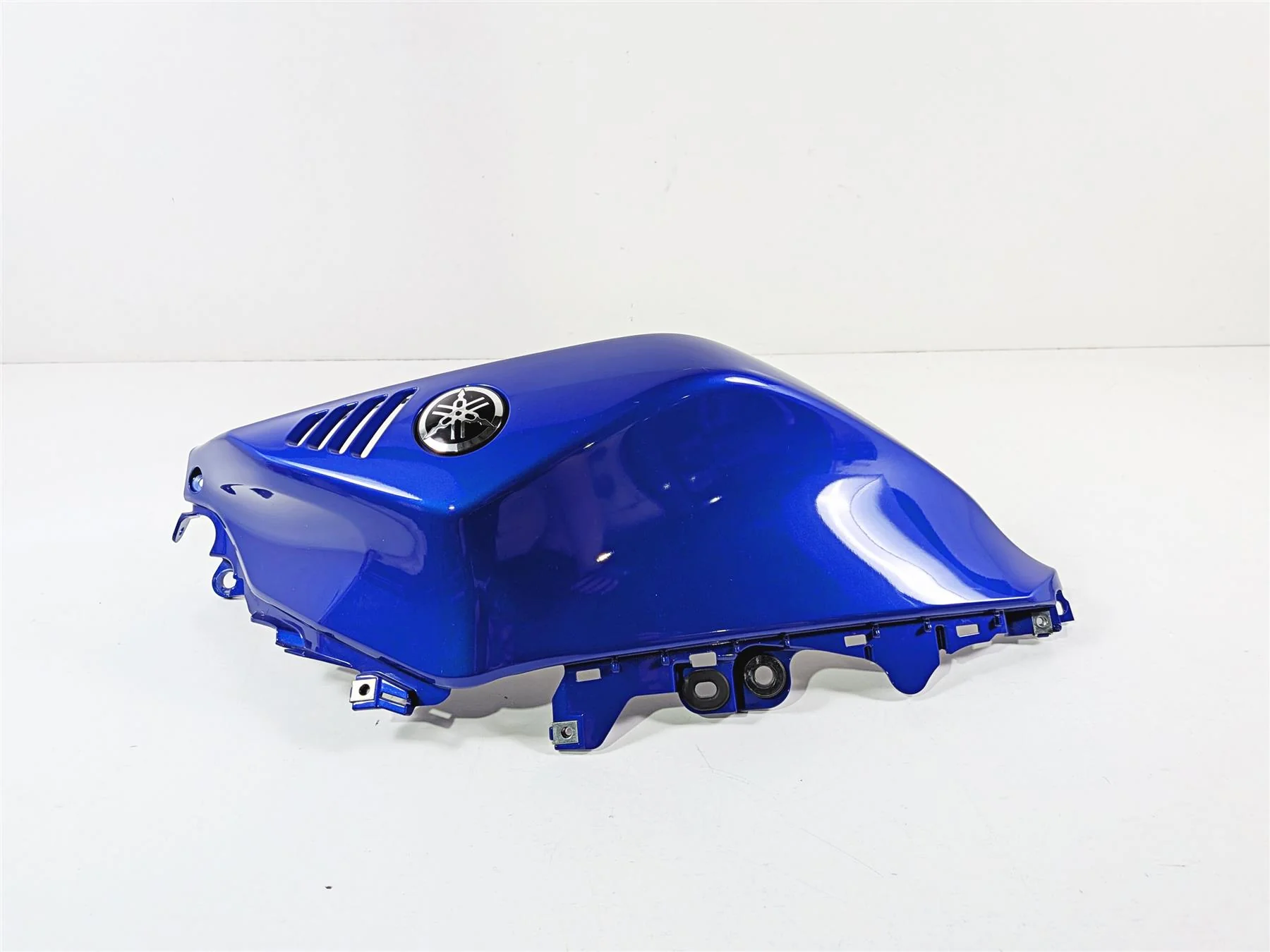 2025 Yamaha YZF R7 Oem Blue Left Side Tank Cover Fairing BEB-24129-00 - Image 3
