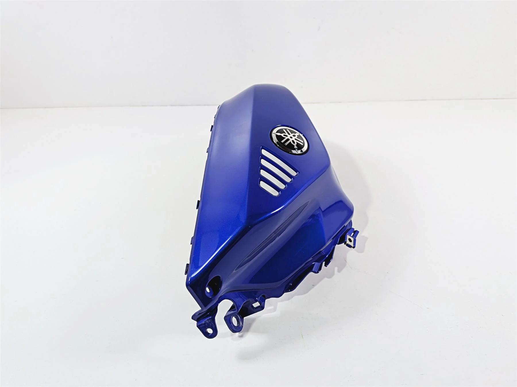 2025 Yamaha YZF R7 Oem Blue Left Side Tank Cover Fairing BEB-24129-00 - Image 4