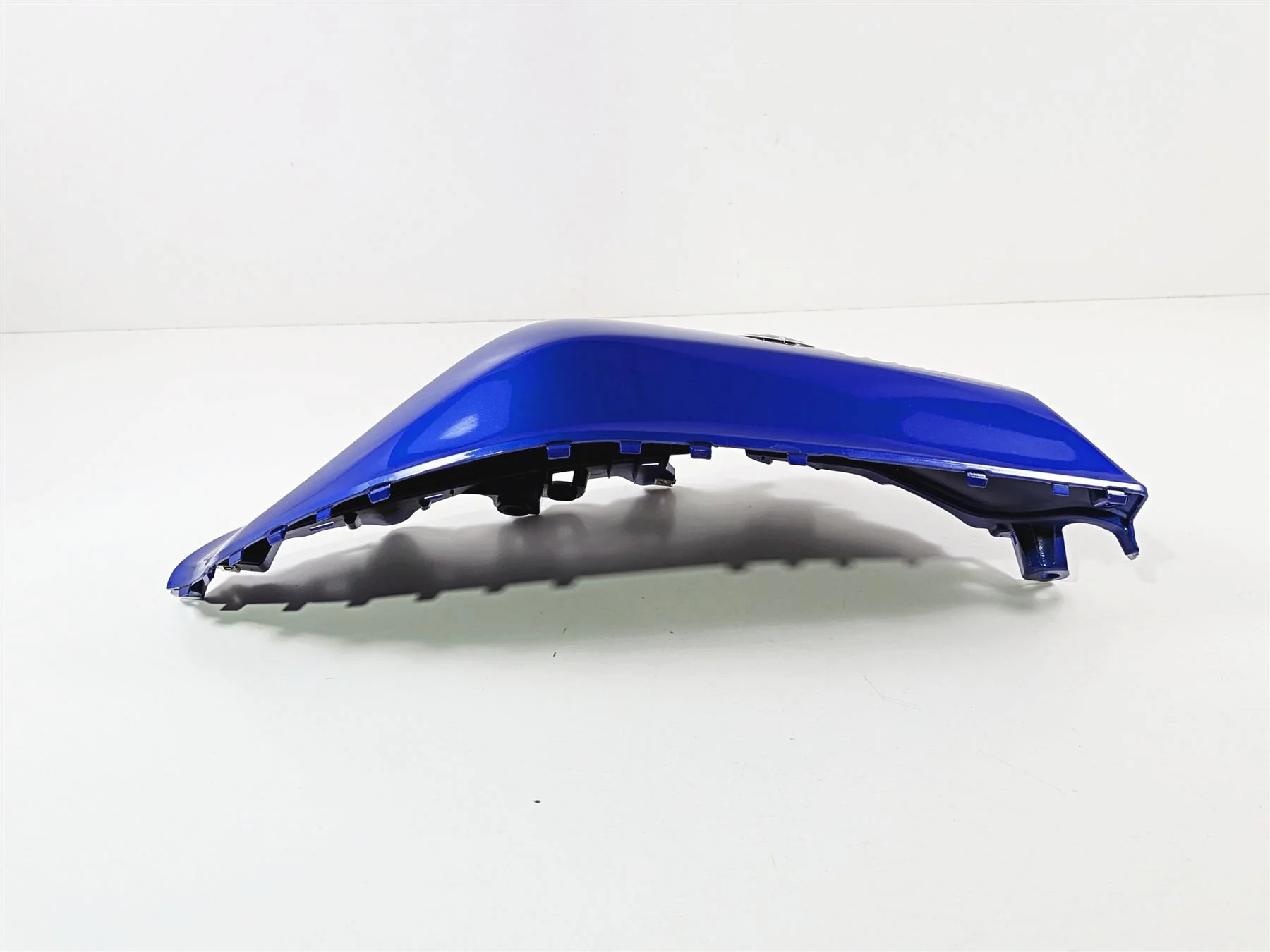 2025 Yamaha YZF R7 Oem Blue Left Side Tank Cover Fairing BEB-24129-00 - Image 5