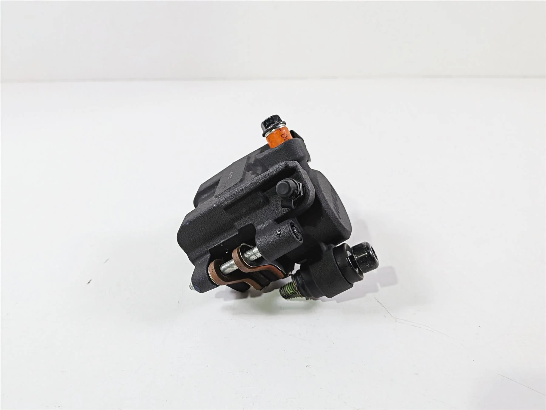 2025 Yamaha YZF R7 Rear Brake Caliper Nissin 2DR-2580W-00-00 - Image 4