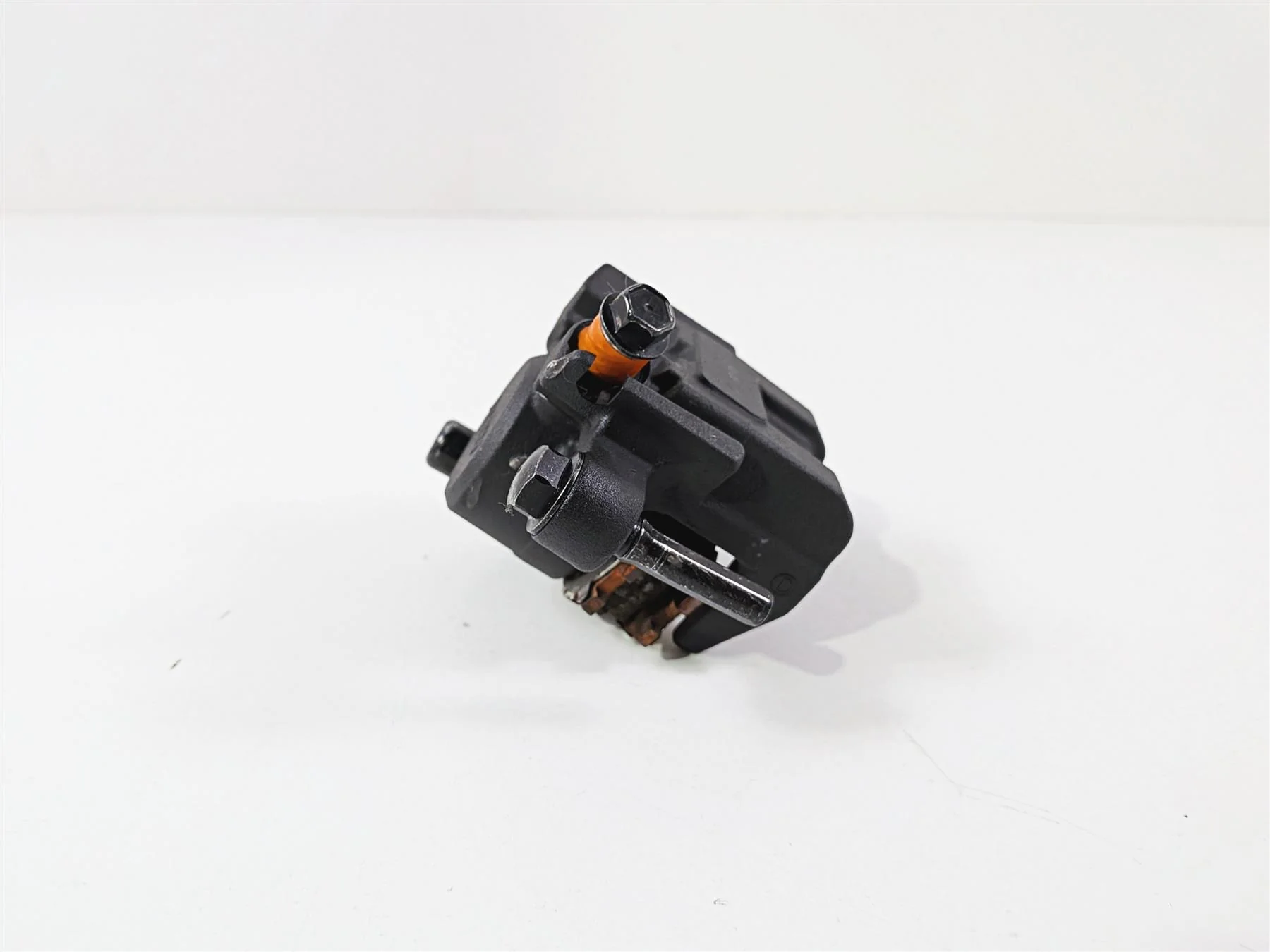 2025 Yamaha YZF R7 Rear Brake Caliper Nissin 2DR-2580W-00-00 - Image 6