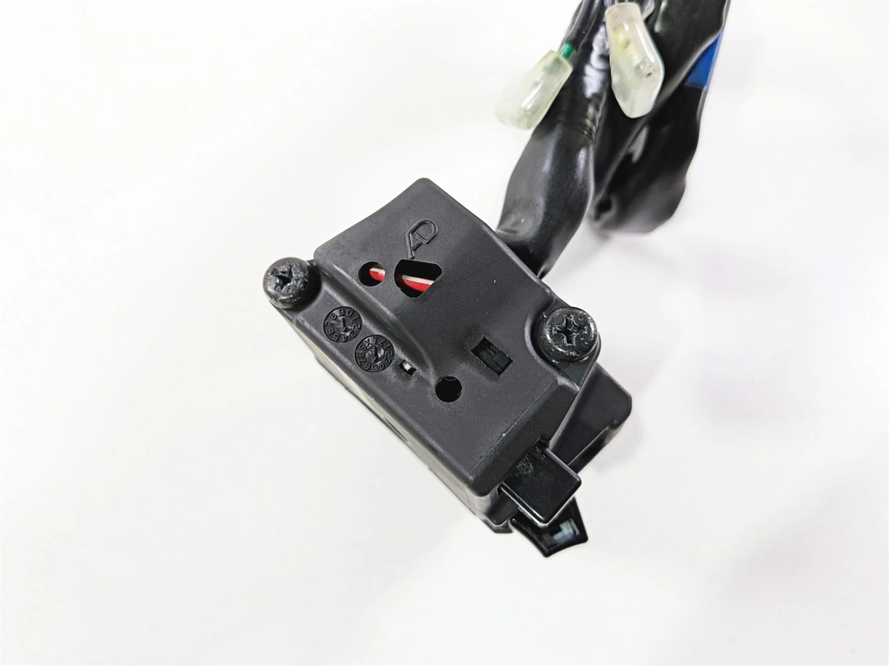 2025 Yamaha YZF R7 Right Side Start Stop Hand Control Switch BEB-83963-00-00 - Image 3