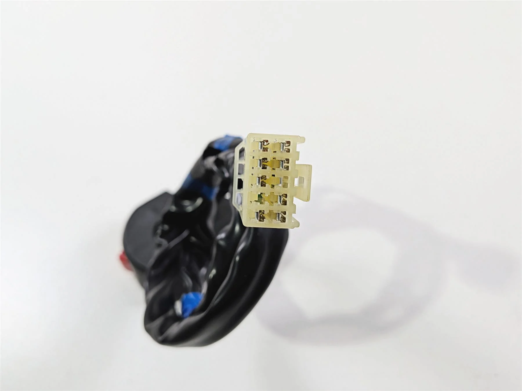 2025 Yamaha YZF R7 Right Side Start Stop Hand Control Switch BEB-83963-00-00 - Image 5