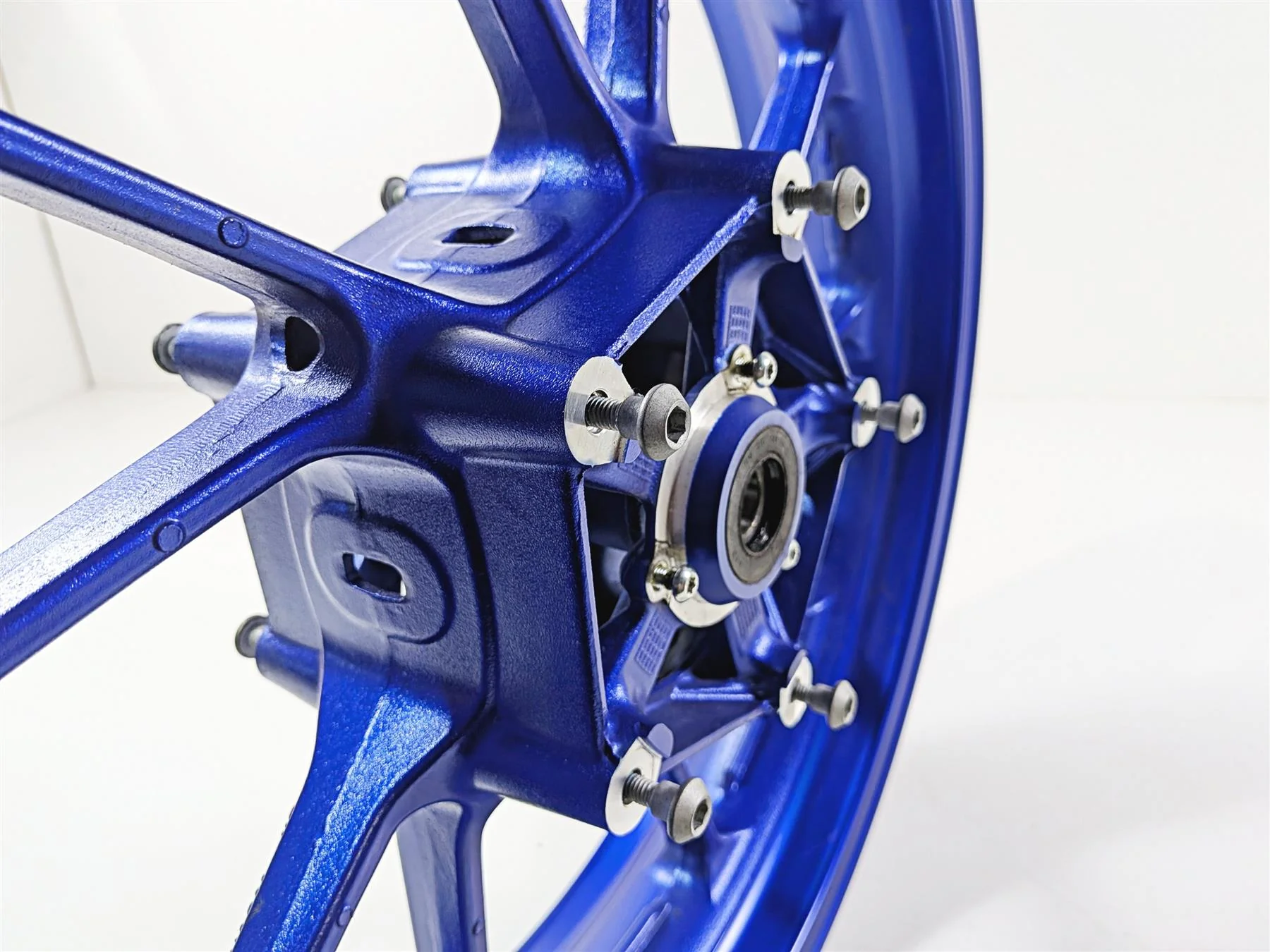 2025 Yamaha YZF R7 Straight Front Blue Wheel Rim 17x3.5 2DR-25168-00 - Image 9