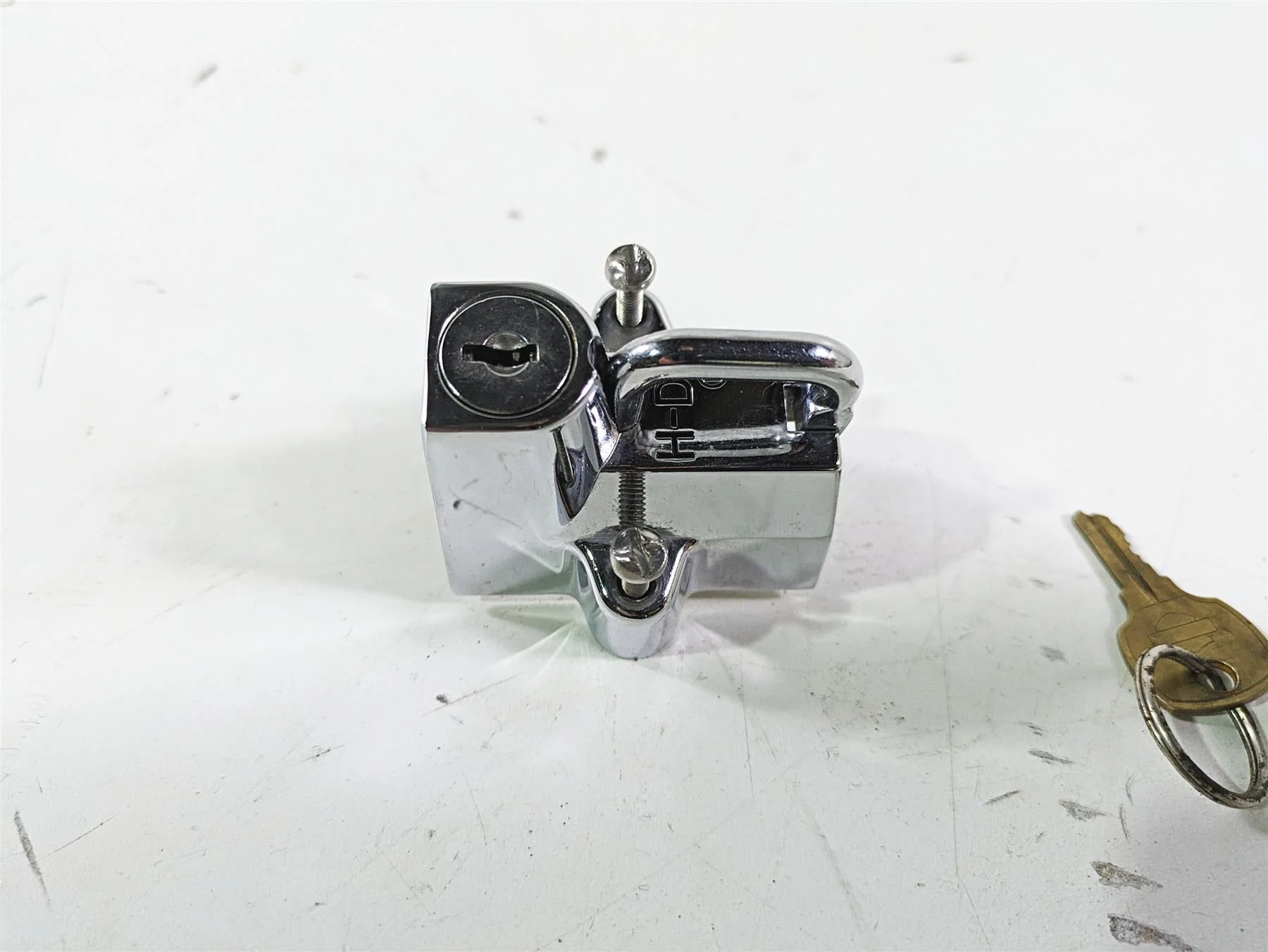 Harley Davidson Sportster Dyna Softail Touring Oem Chrome Helmet Lock 92800019 - Image 9