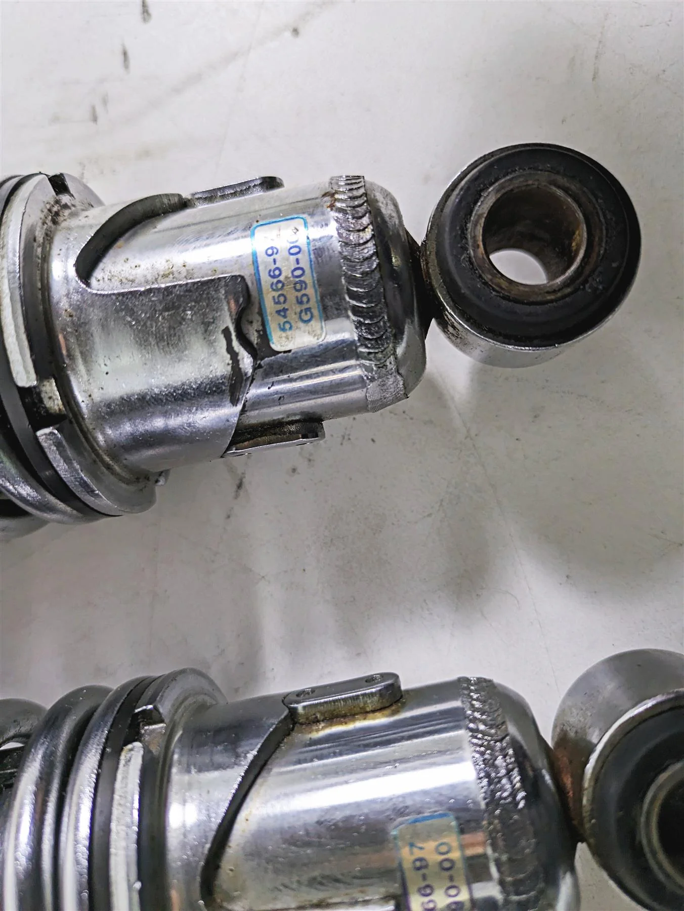Harley Davidson Sportster XL 883 1200 Showa 13-1/4" Rear Suspension Shock Set 54566-97 - Image 4
