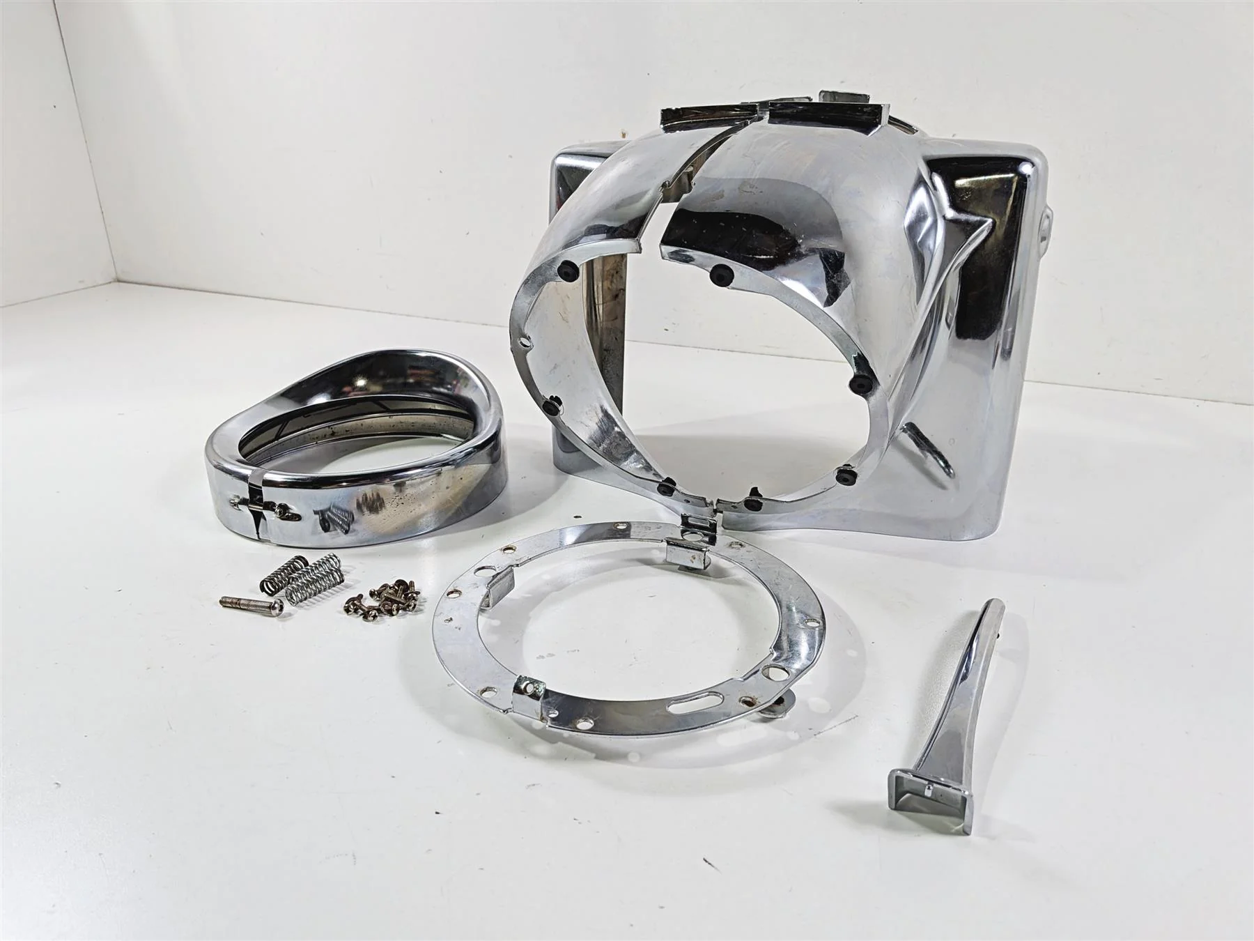 Harley Touring Aftermarket Chrome Road King Headlight Cover Nacelle Set